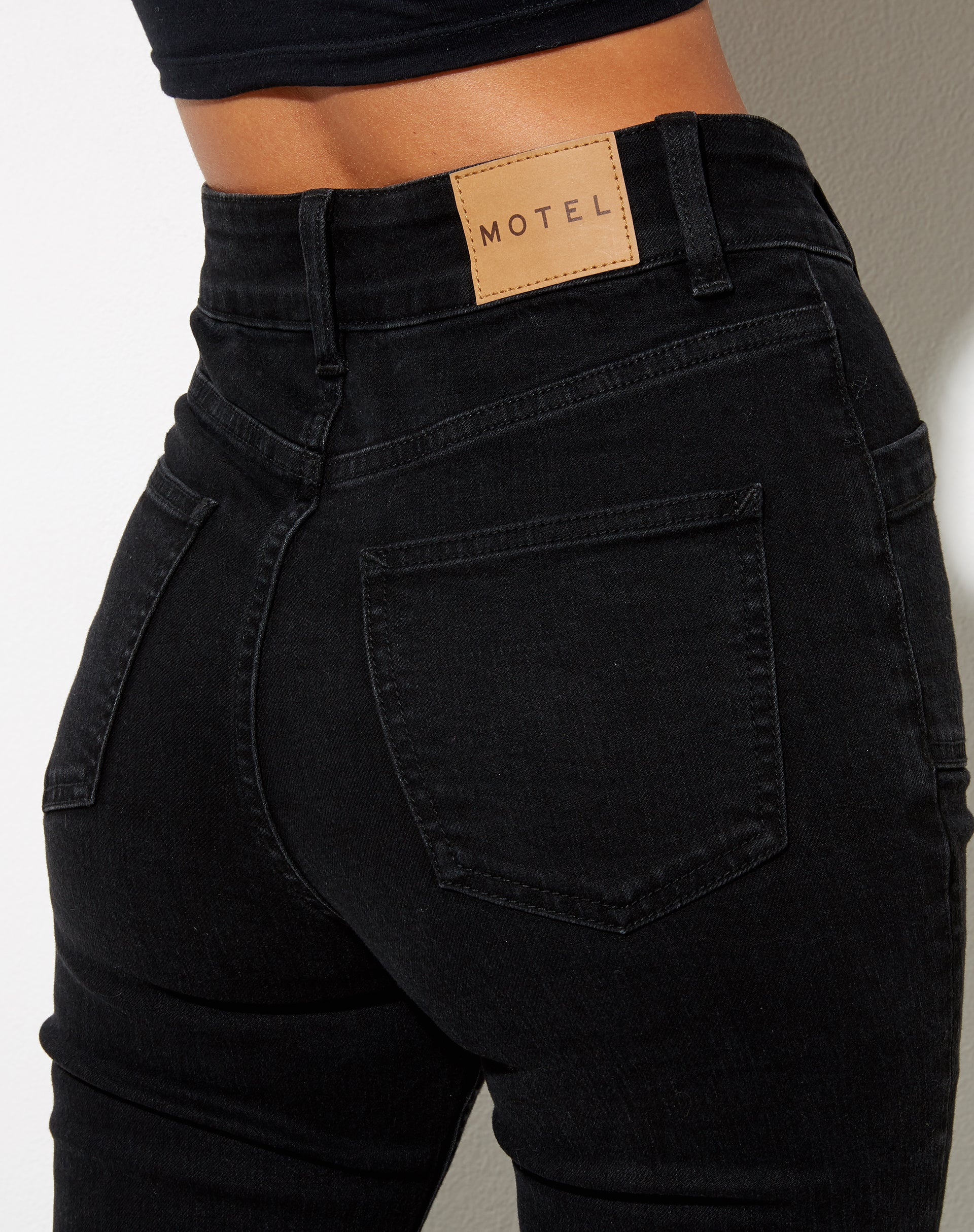 Image de Seam Split Jeans in Black Wash