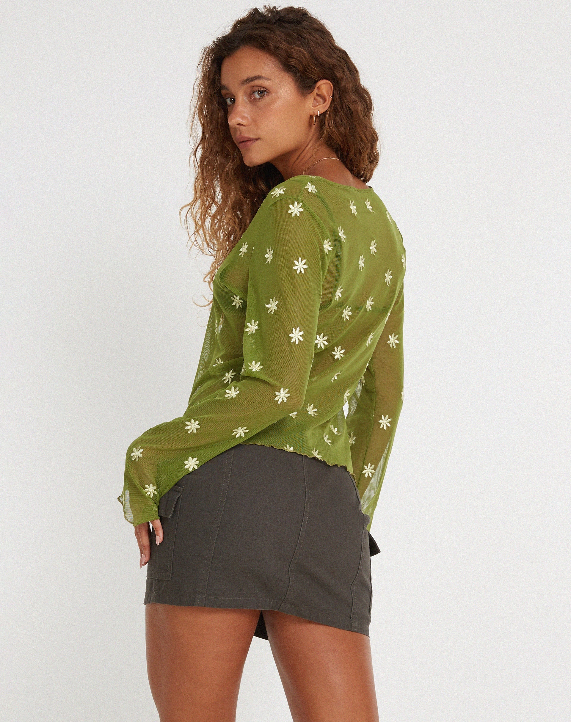 Image de Sujata Cardi en Vert Moss Custard Daisy Embro
