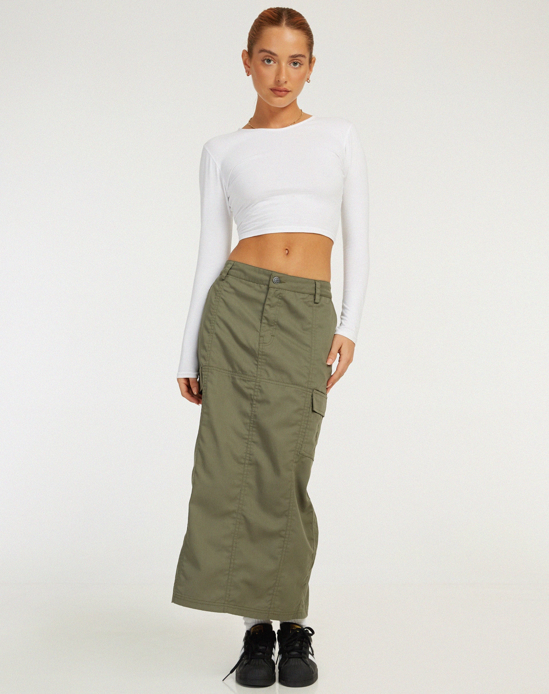 Image de Widya Cargo Maxi Skirt in Dark Olive