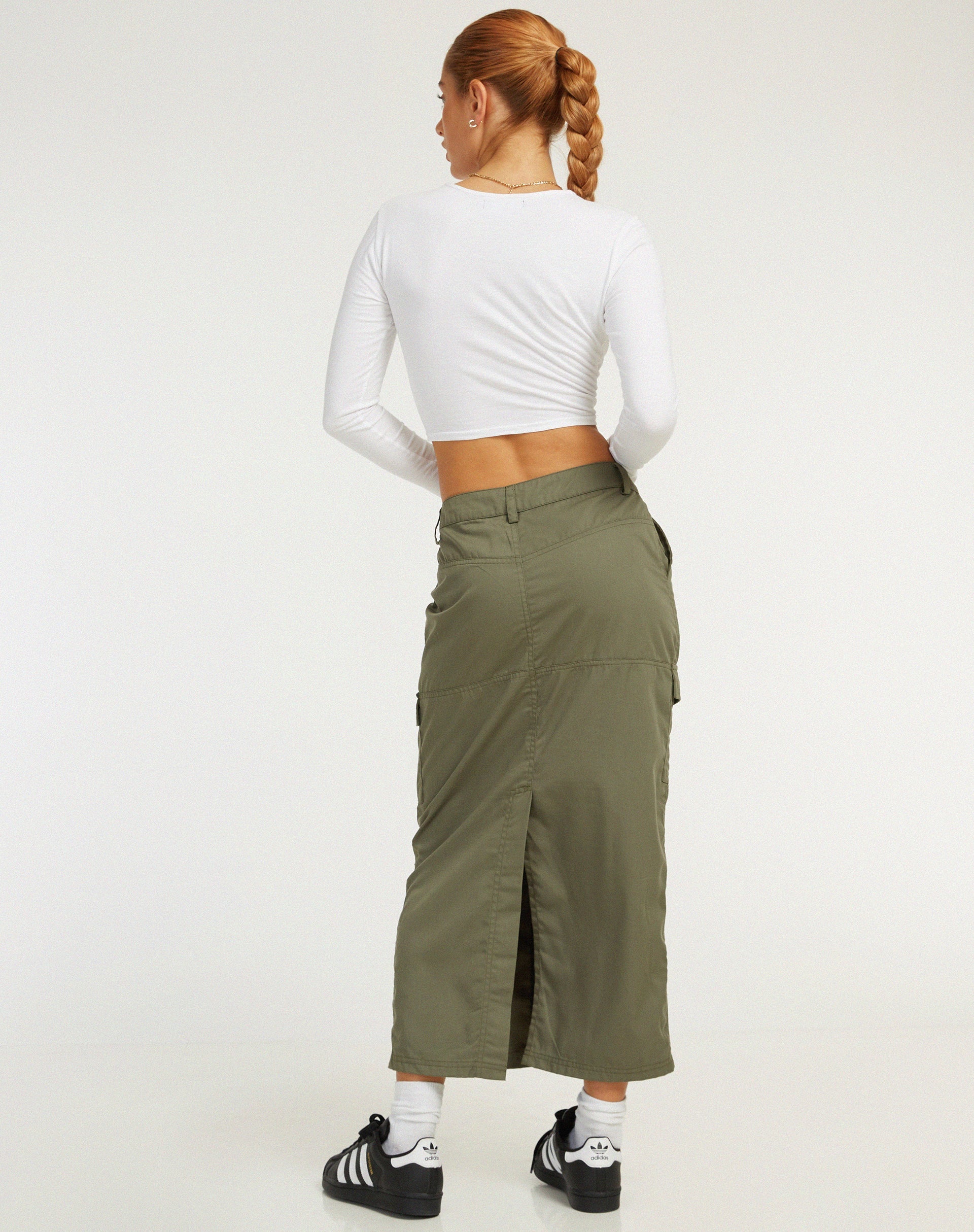 Image de Widya Cargo Maxi Skirt in Dark Olive