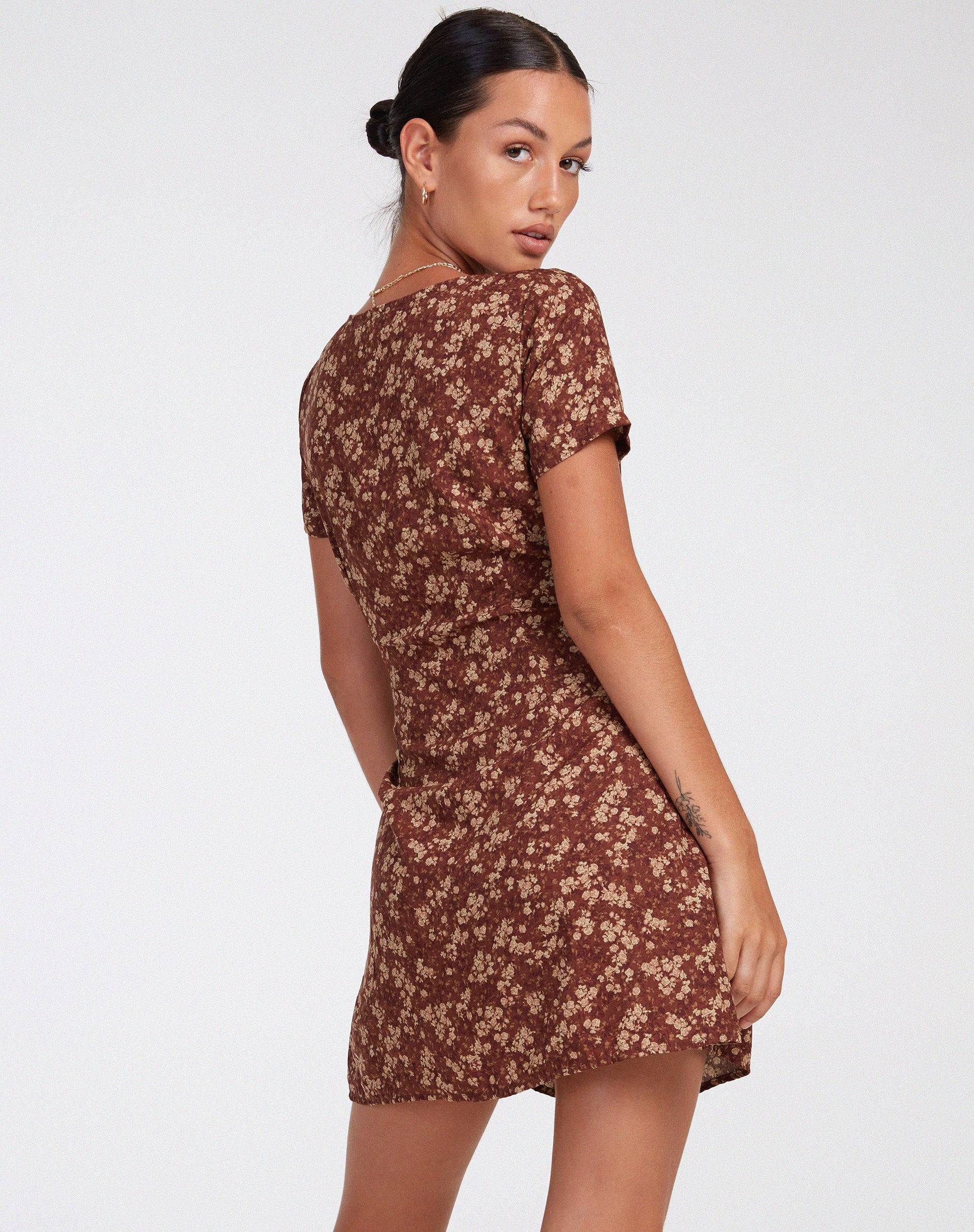 IMAGE DE Zavacca Day Dress in Earthy Floral Brown (Robe de jour Zavacca en brun floral)