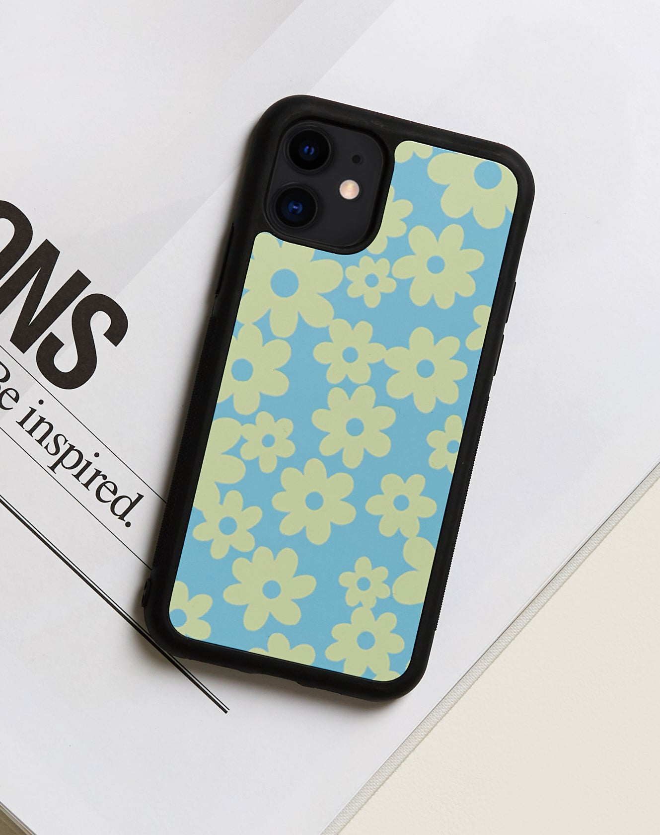 Image de l'étui pour Iphone Motel X Barbara Kristoffersen en Retro Daisy Blue