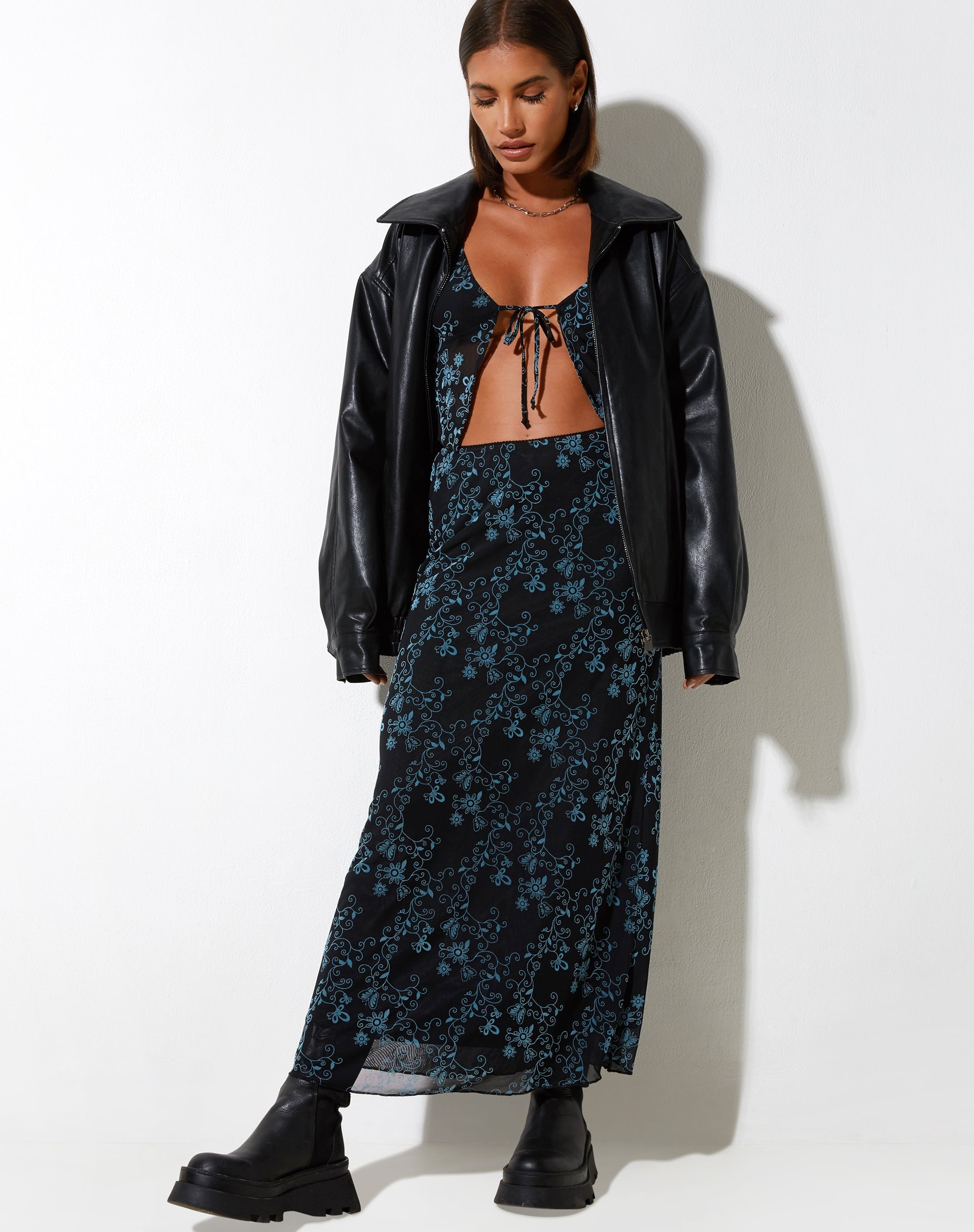 image de Rindu Midi Skirt in Butterfly Vine Flock Blue