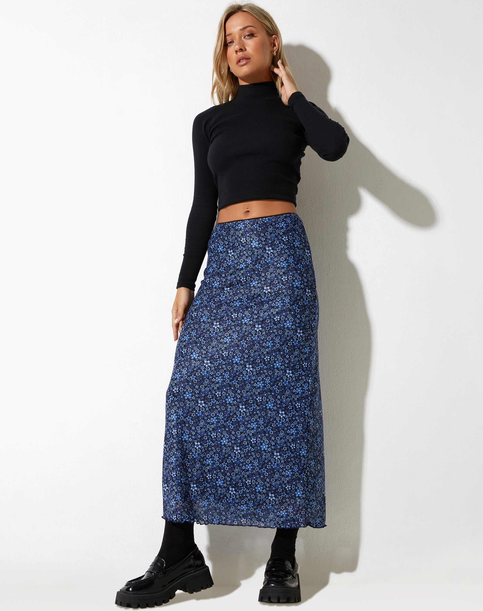 image de Rindu Midi Skirt in Flower Garden Blue