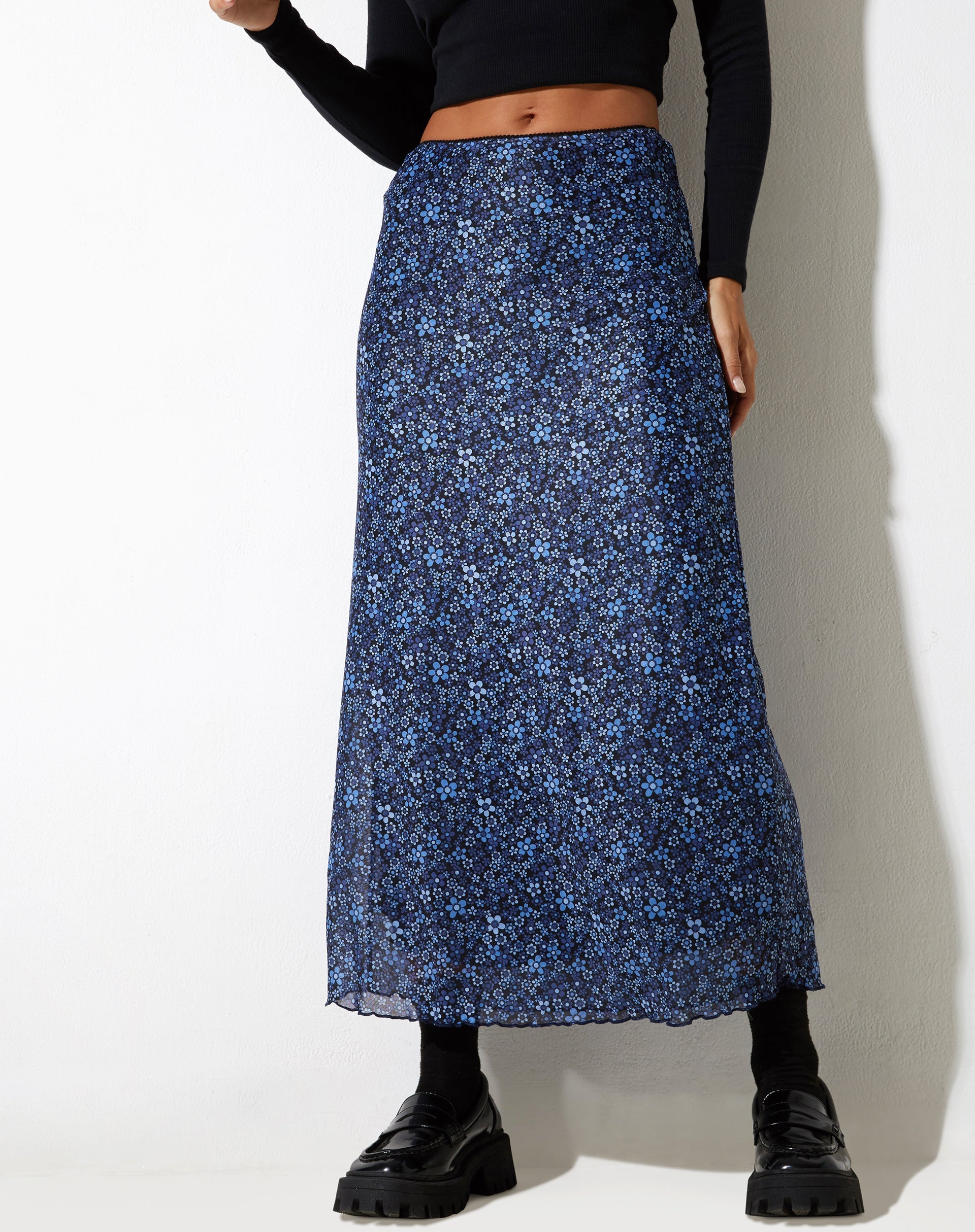 image de Rindu Midi Skirt in Flower Garden Blue