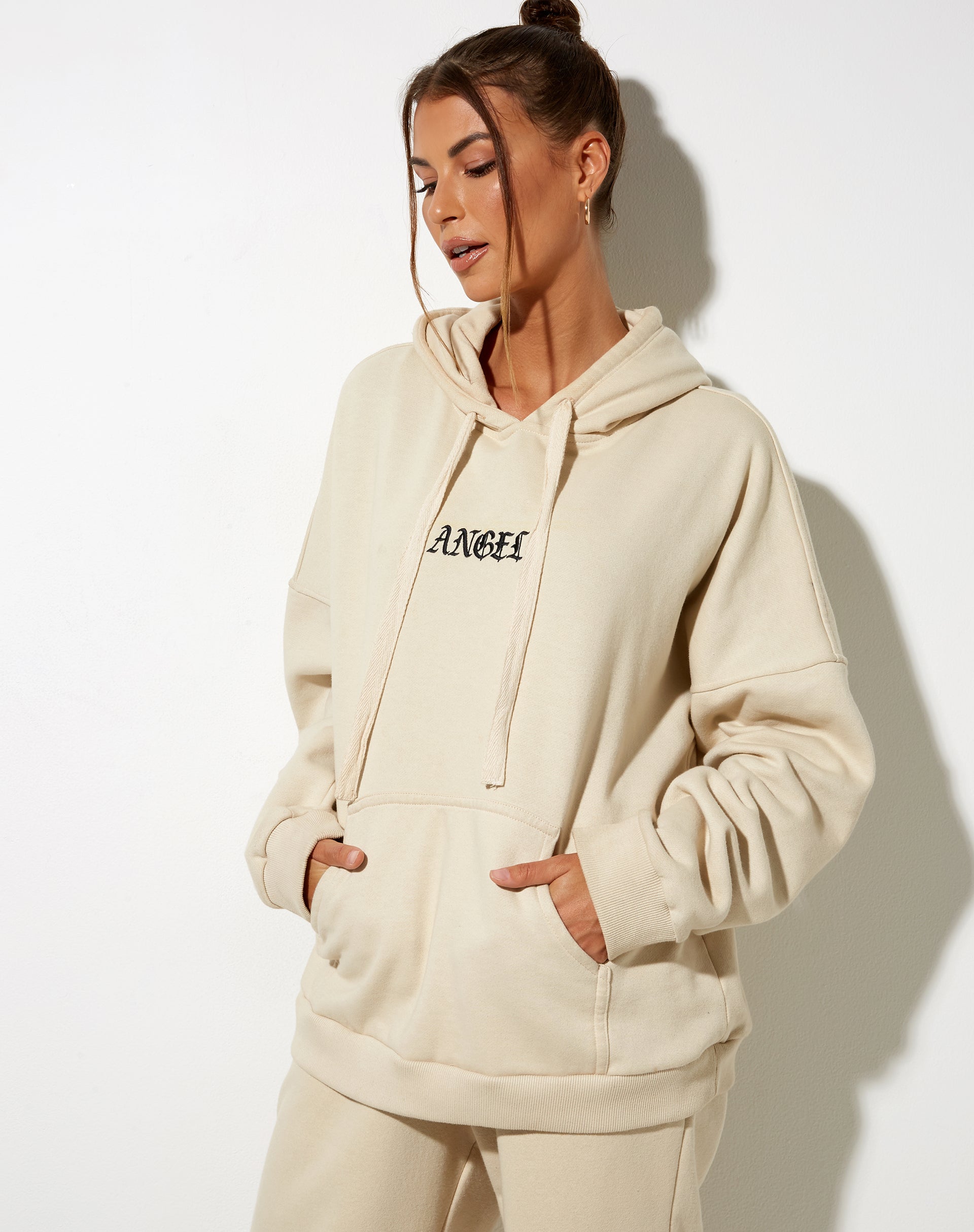Image de Sweat à capuche oversize en pierre avec broderie d'ange