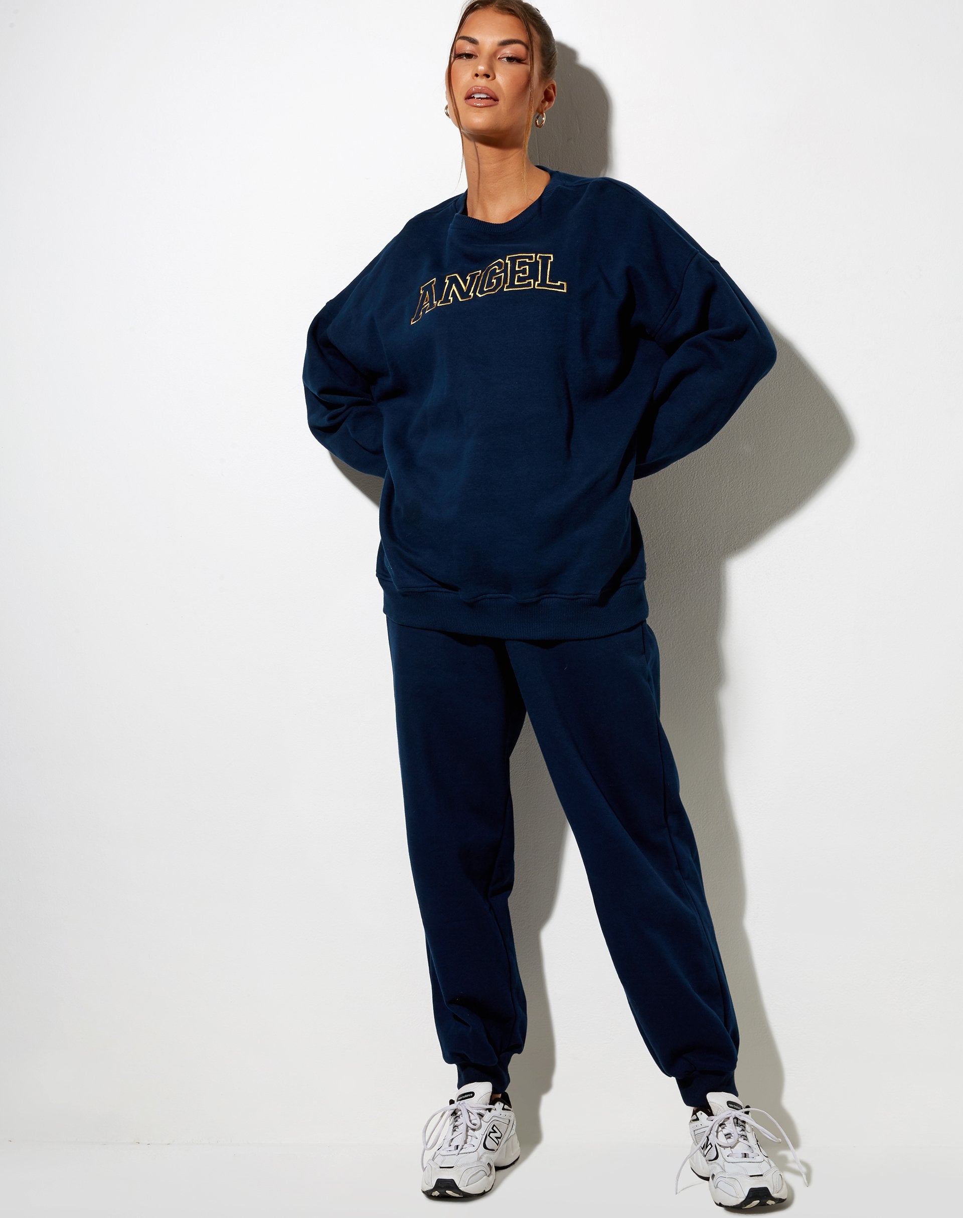 Image de Glo Sweatshirt in Navy Angel Embro in Yellow