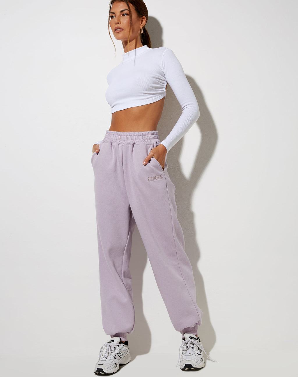 Pantalon de jogging Roider en violet avec broderie 'Angel
