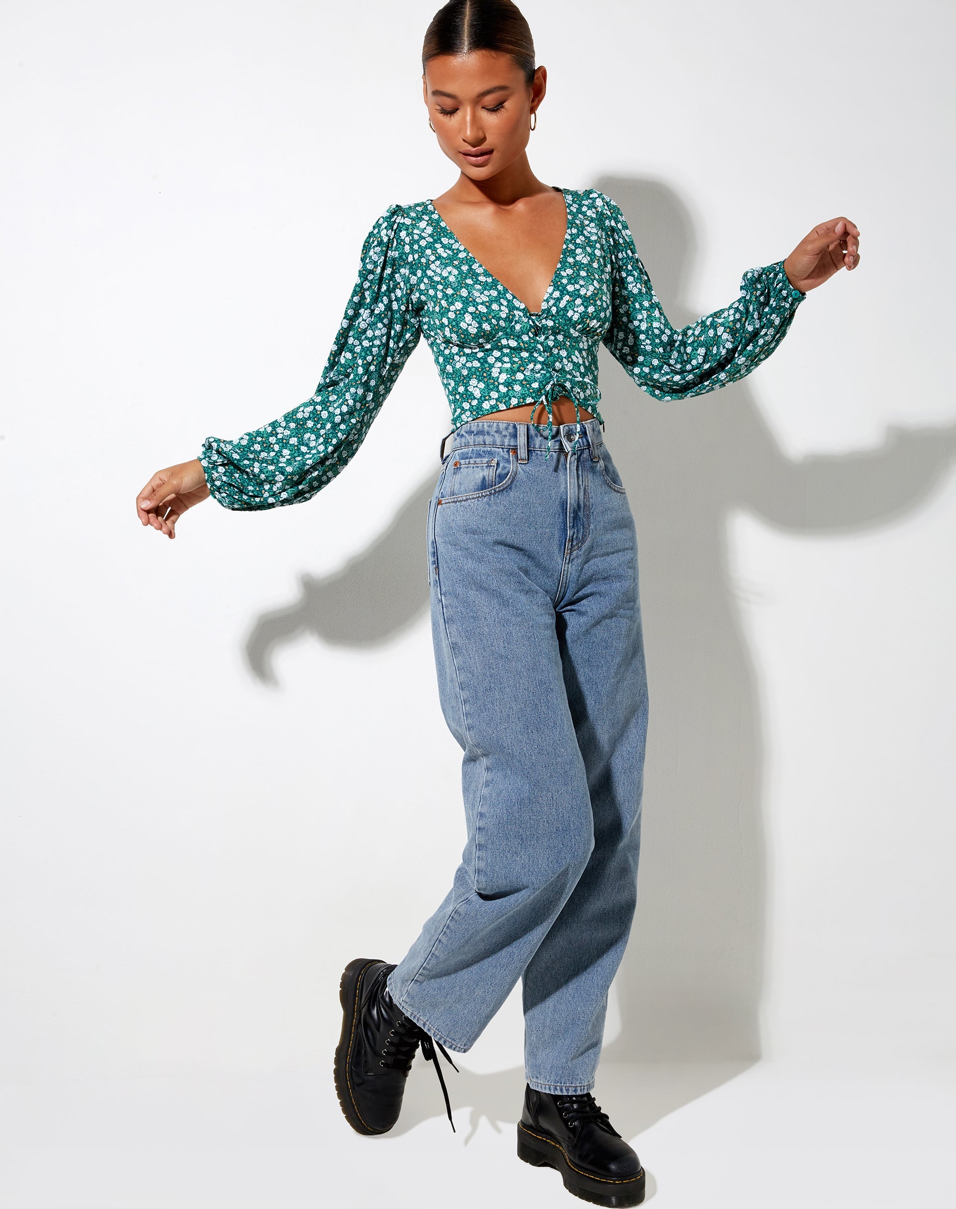 Image de Romina Long Sleeve Top in Floral Field Green