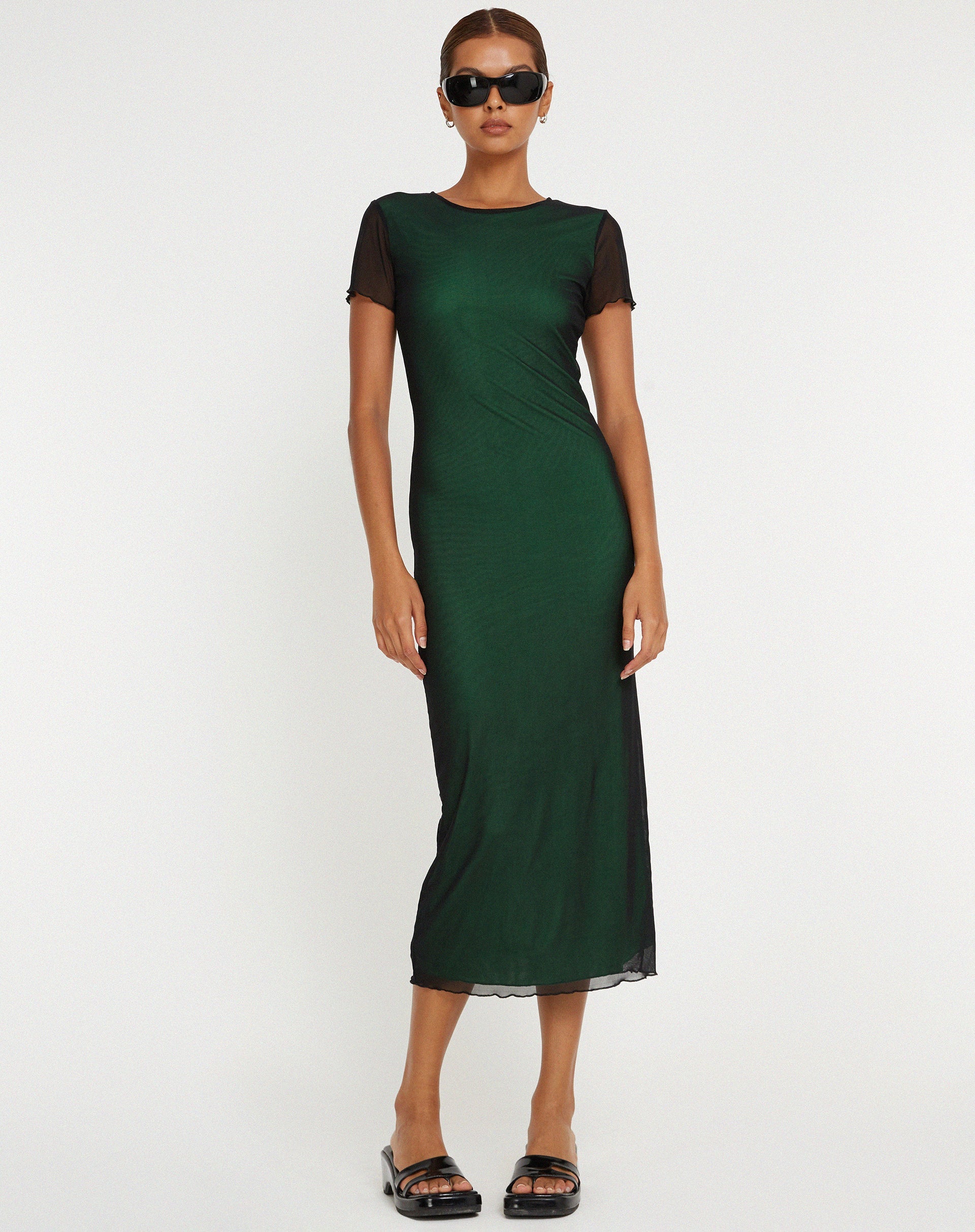 image de Roska Midi Dress in Black with Vibrant Green Lining