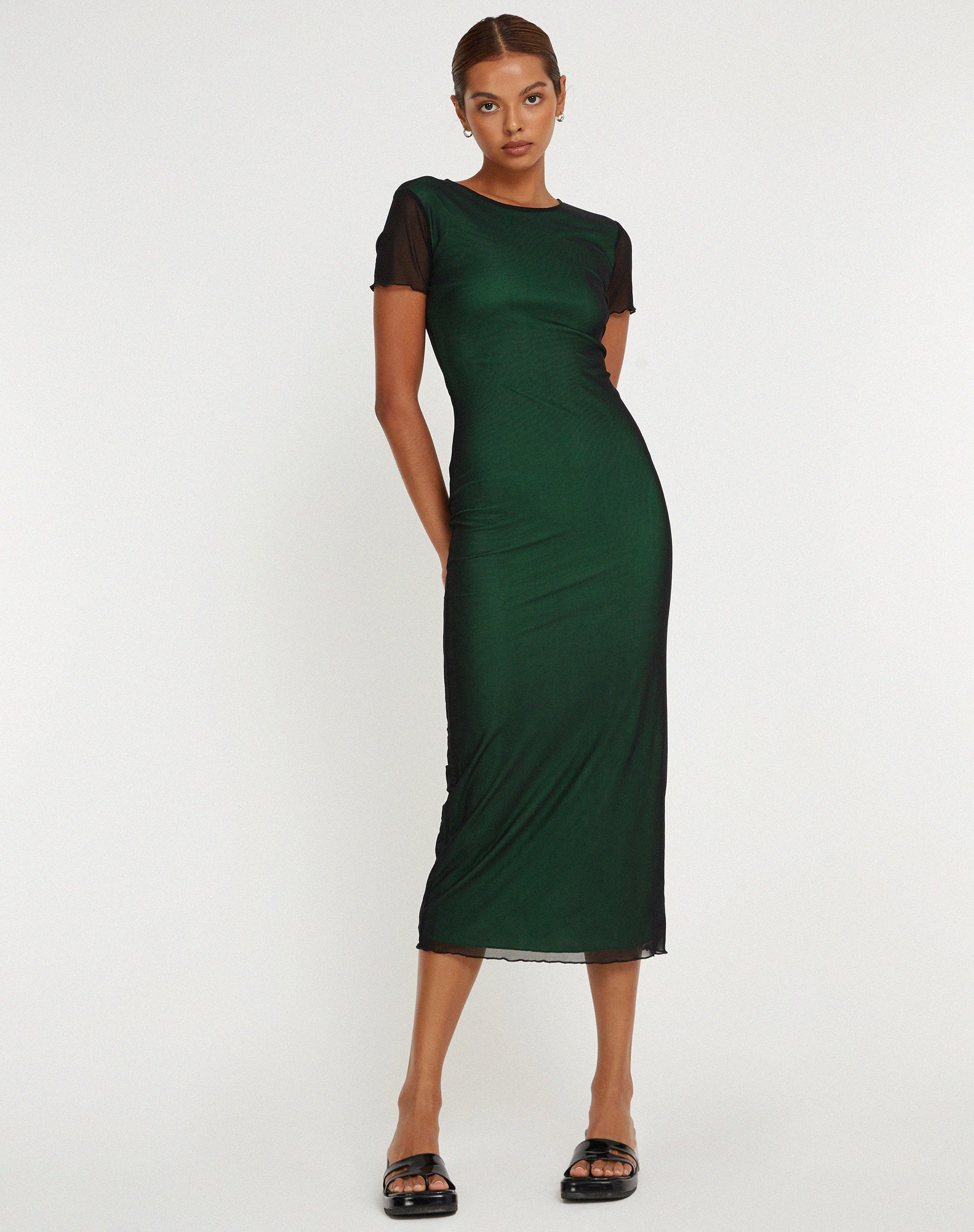 image de Roska Midi Dress in Black with Vibrant Green Lining