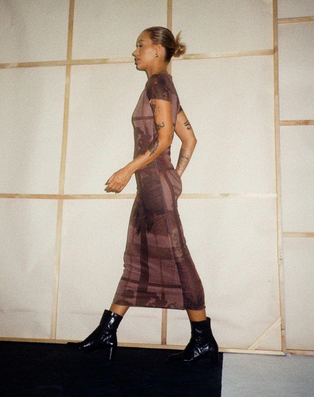 Robe midi Roska en brun photo