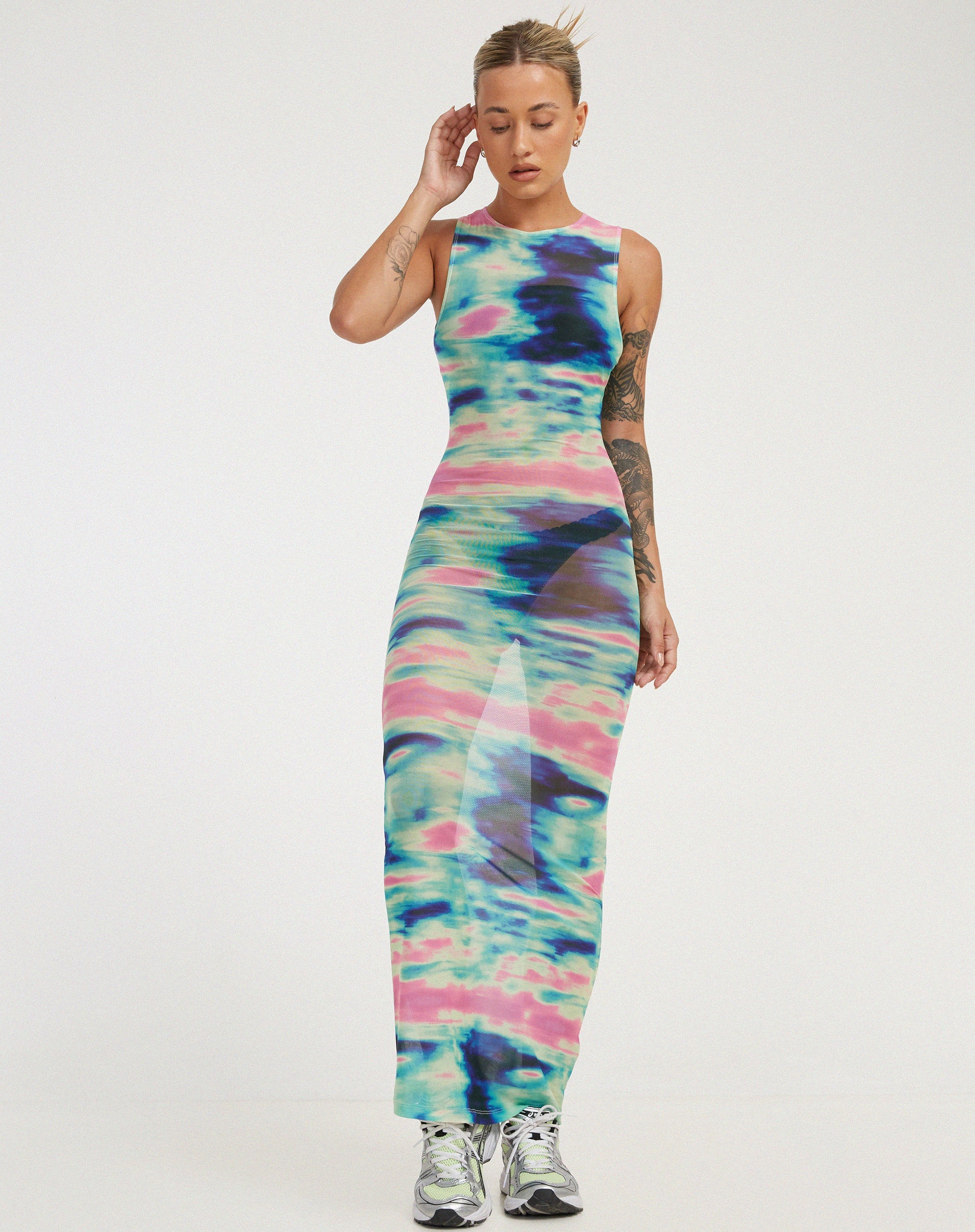 Image de Roskila Maxi Dress in Multi Blur Orb Navy