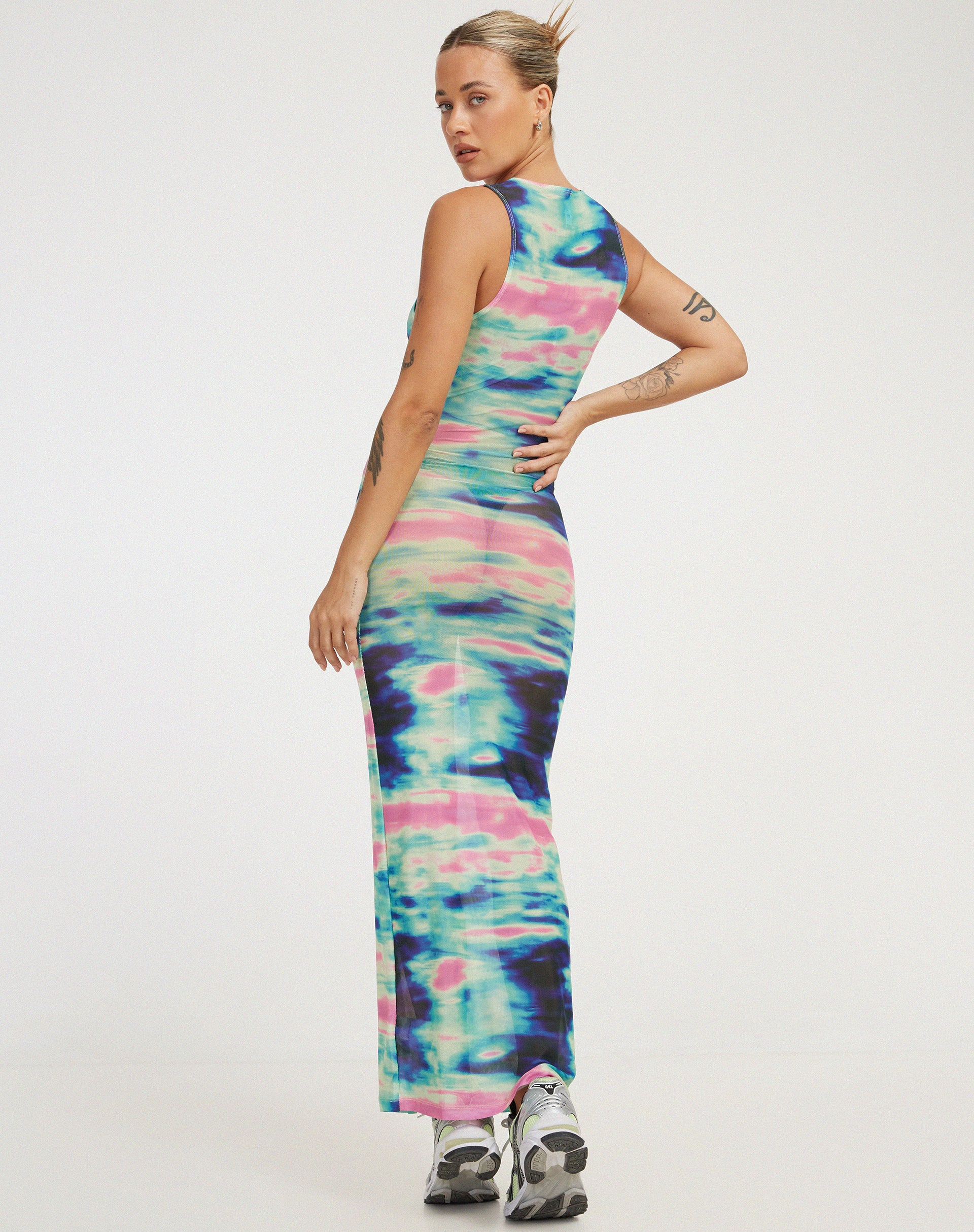 Image de Roskila Maxi Dress in Multi Blur Orb Navy