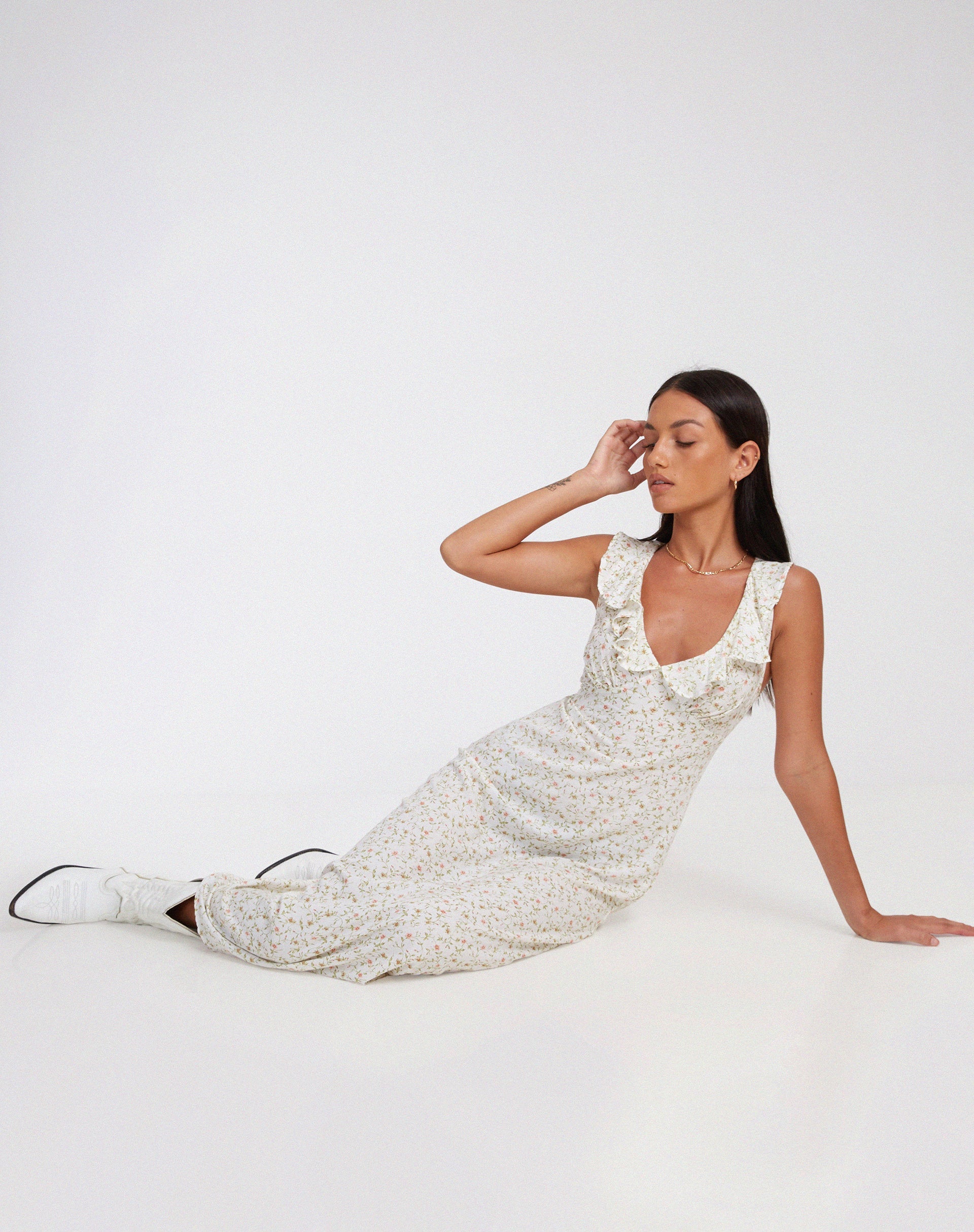Image de Rufiso Midi Dress in Pretty Petal Ivory