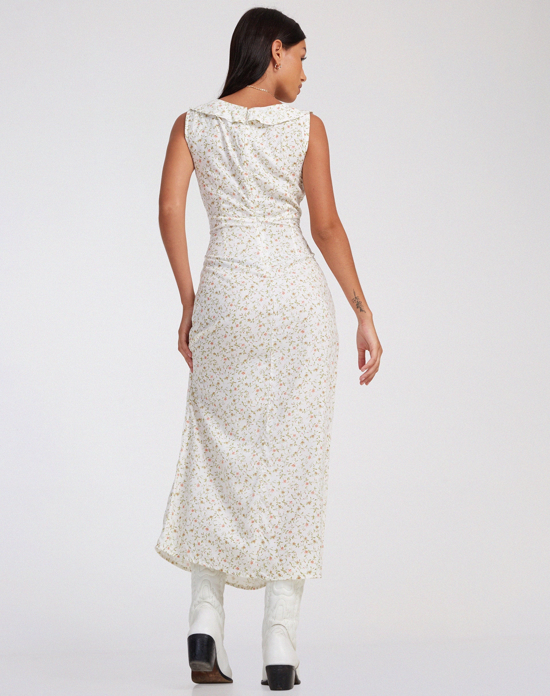 Image de Rufiso Midi Dress in Pretty Petal Ivory