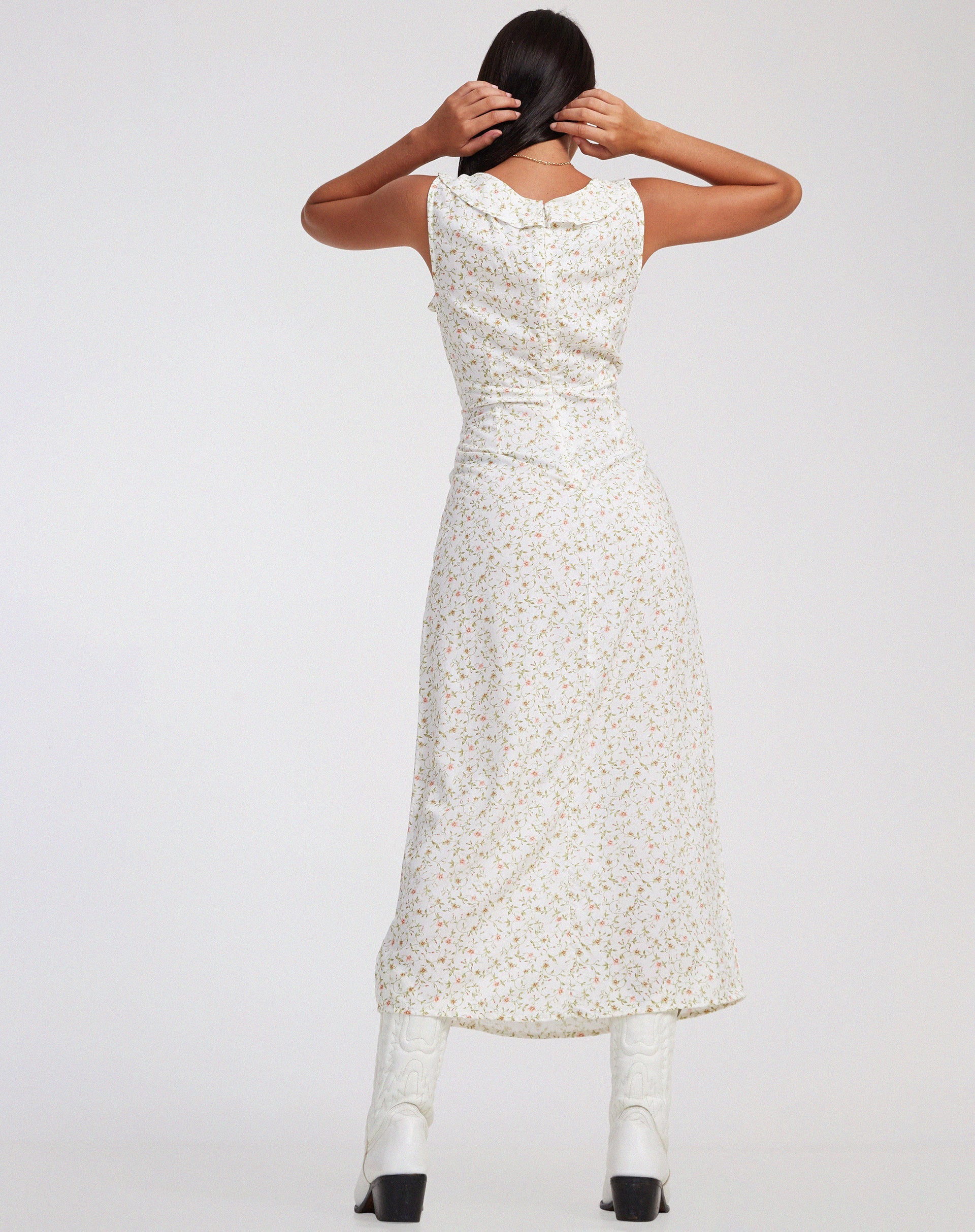 Image de Rufiso Midi Dress in Pretty Petal Ivory