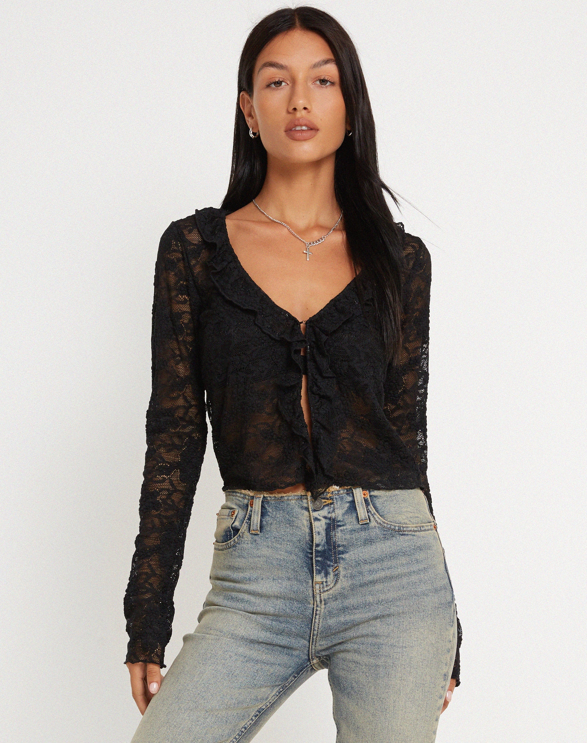 image de Sadiru Cardi en dentelle noire