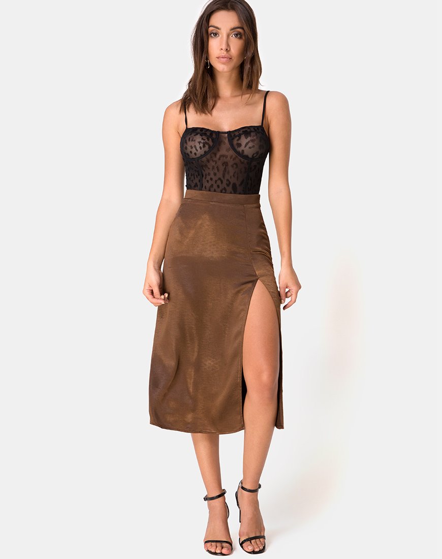 Image de la jupe Saika en satin brun