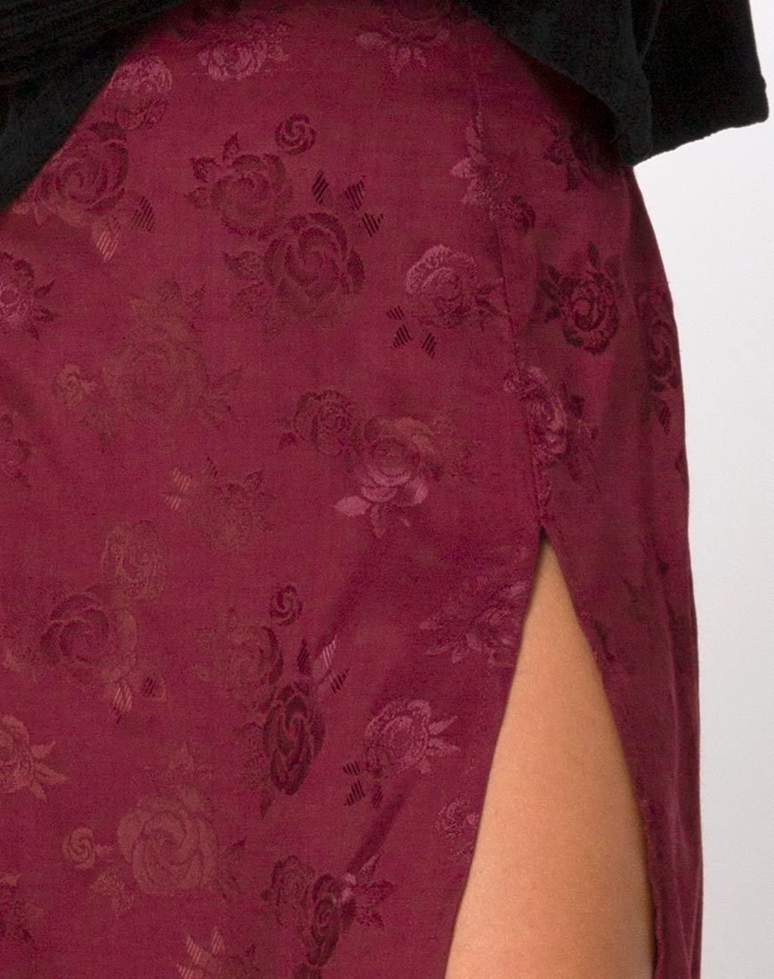 Image de la jupe midi Saika en satin Rose Burgundy