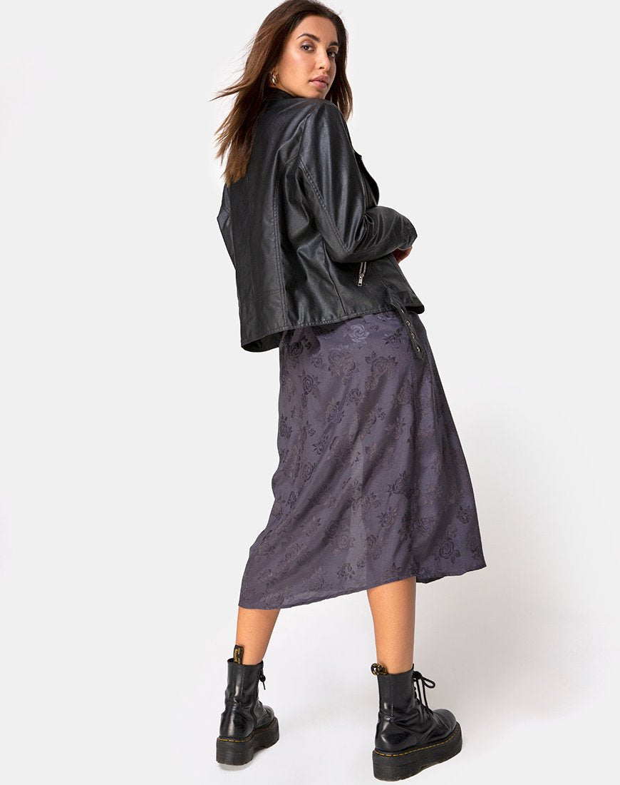 Image de la jupe midi Saika en satin rose gris