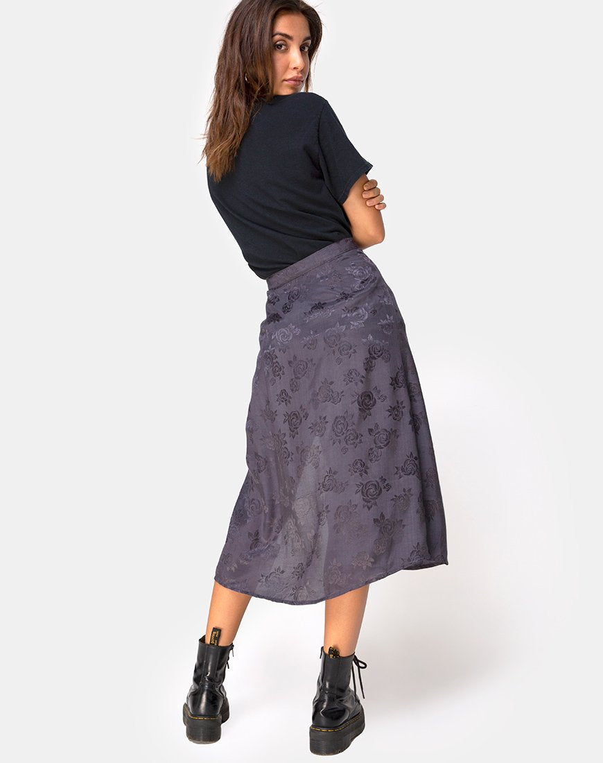Jupe midi Saika en satin rose gris