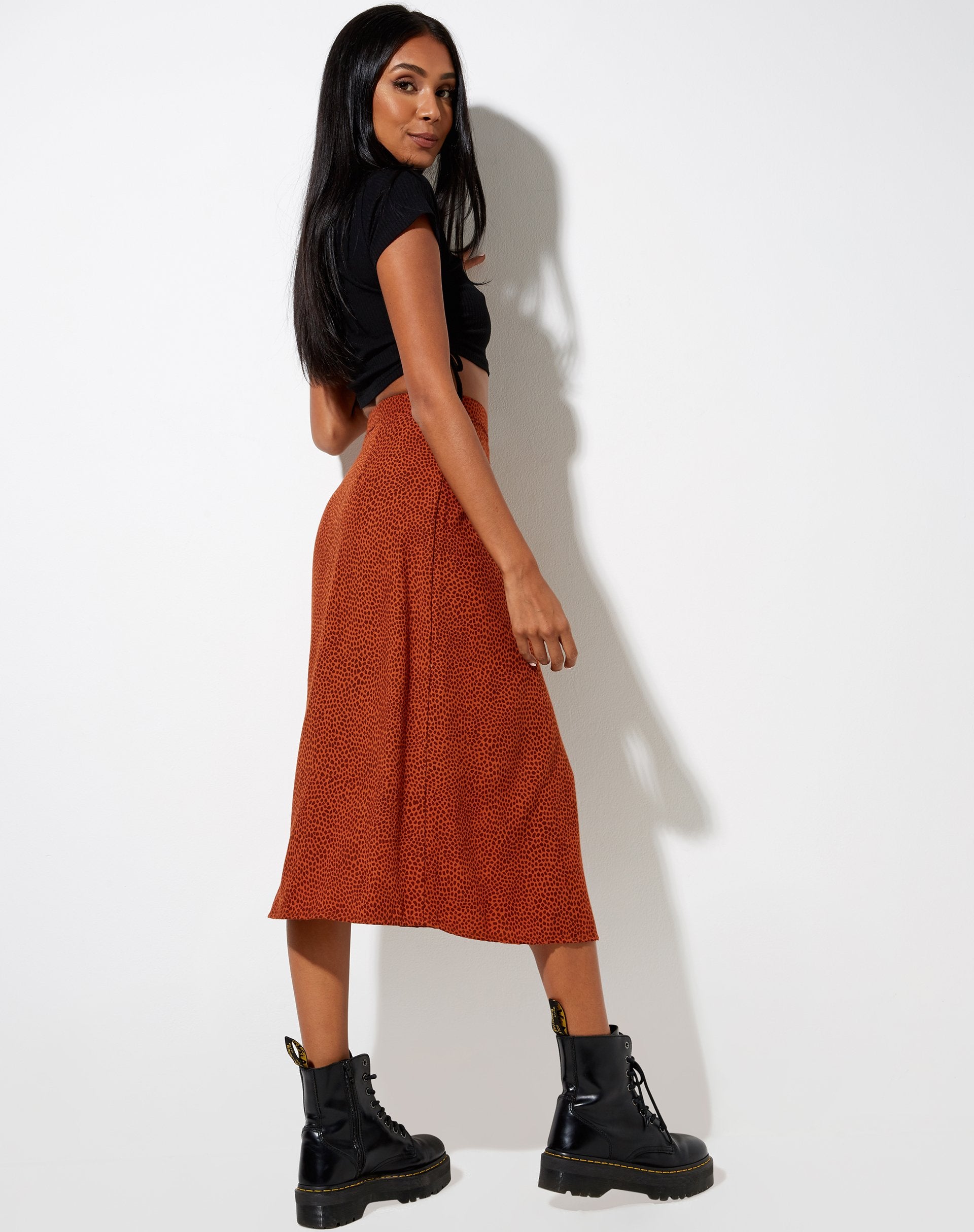 Image de la jupe midi Saika en Mini Croc Brown