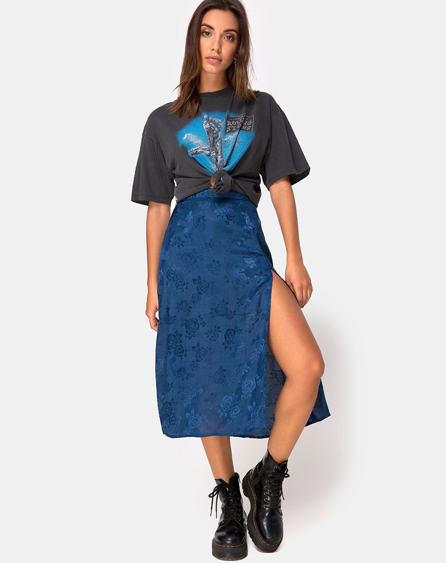 Image de la jupe midi Saika en satin rose Navy