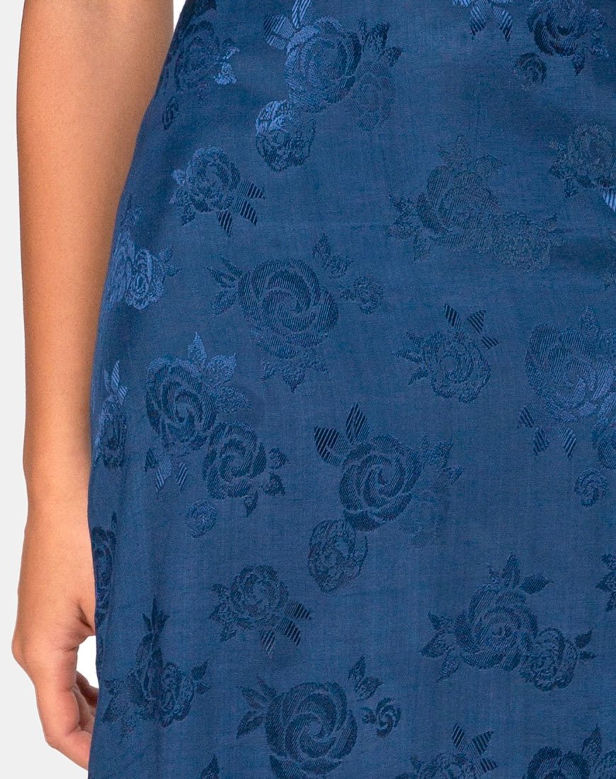 Image de la jupe midi Saika en satin rose Navy