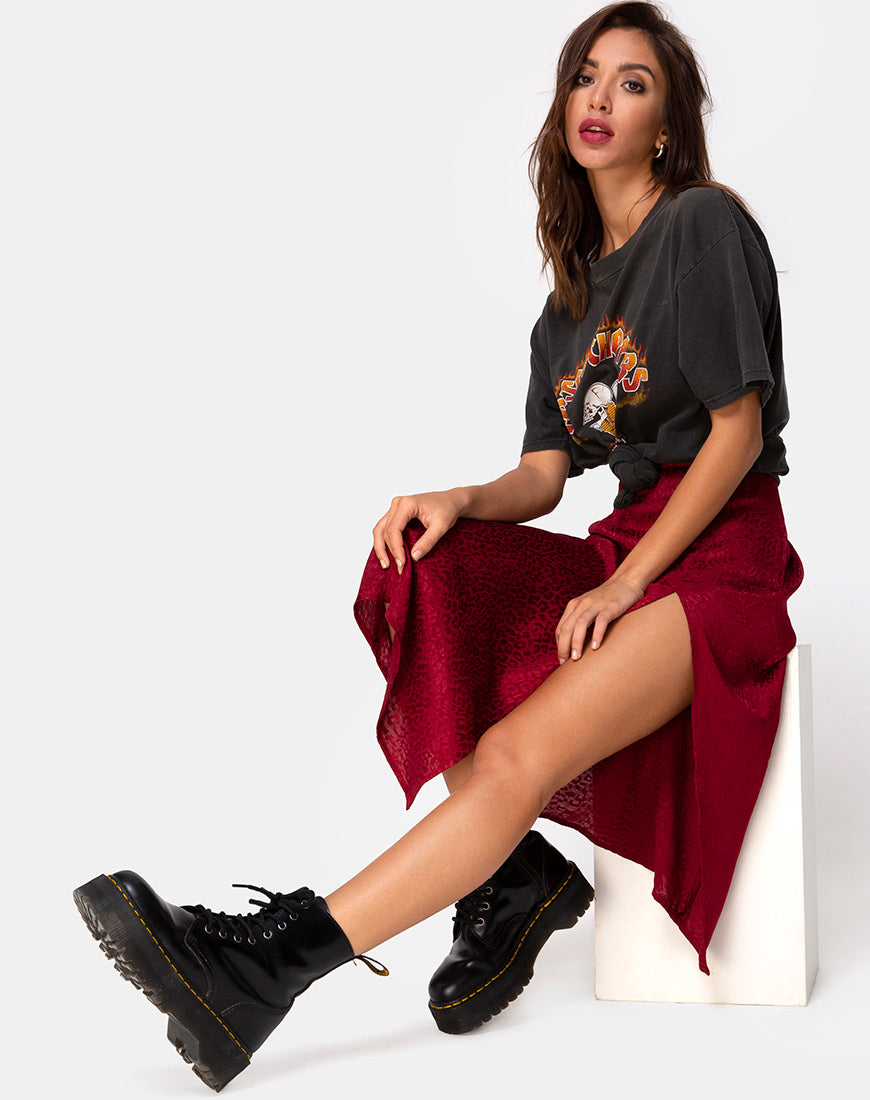 Jupe midi Saika, satin guépard framboise