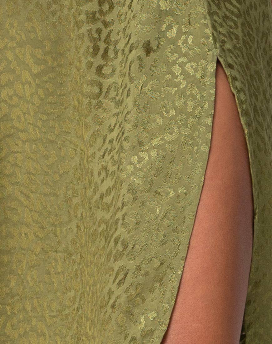 Image de la jupe midi Saika en satin Cheetah Khaki