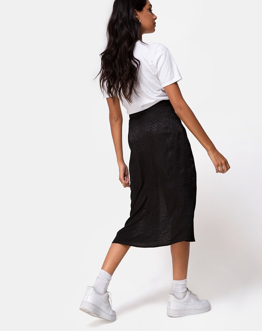 Image de la jupe midi Saika en satin Cheetah Black