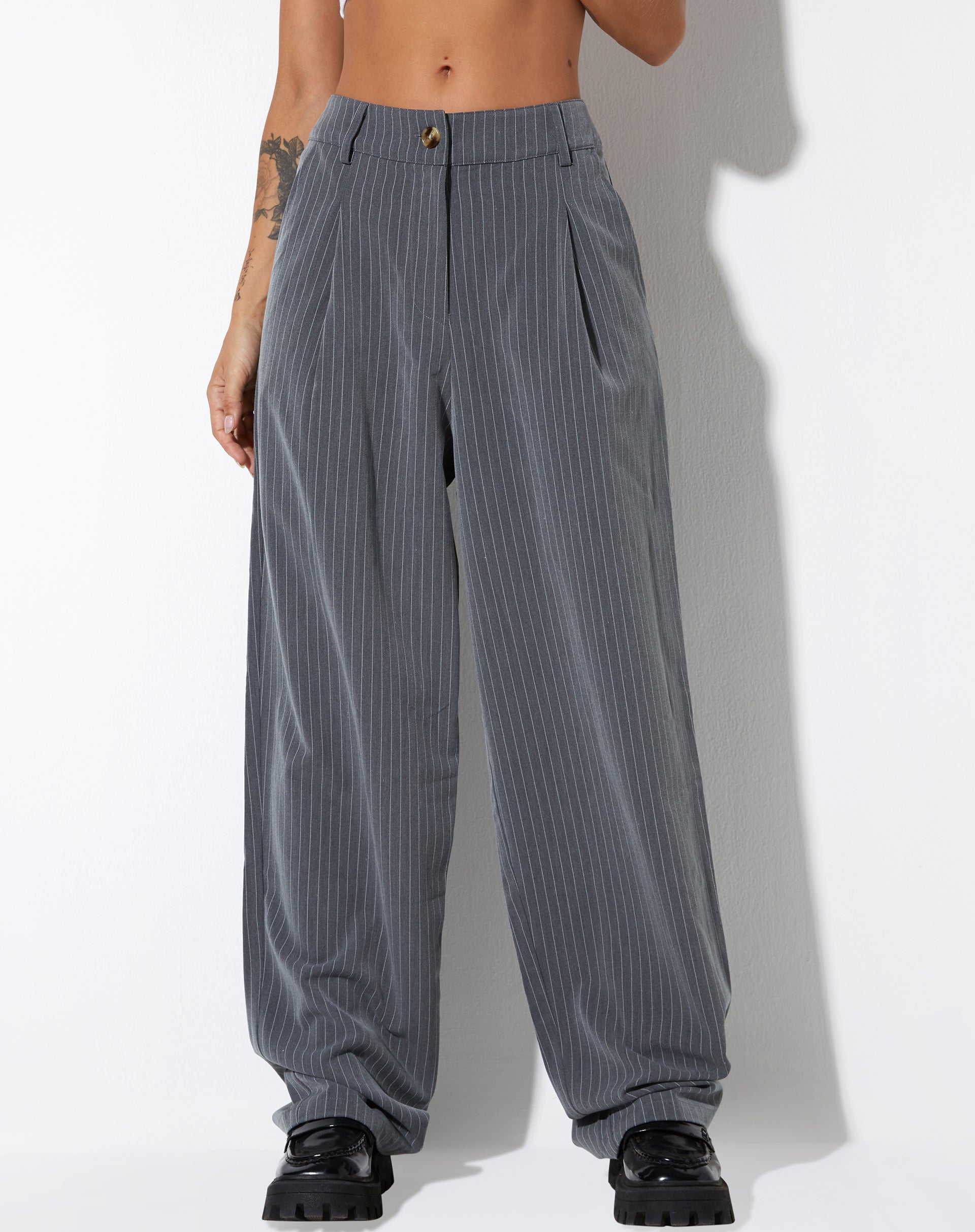 Image de Sakila Tailored Trouser in Pinstripe Grey