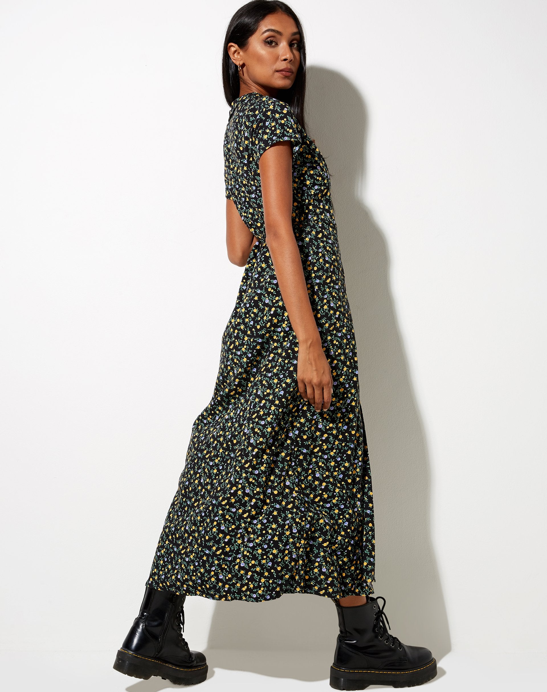 Image de Salara Midi Dress in Flowing Flower Black