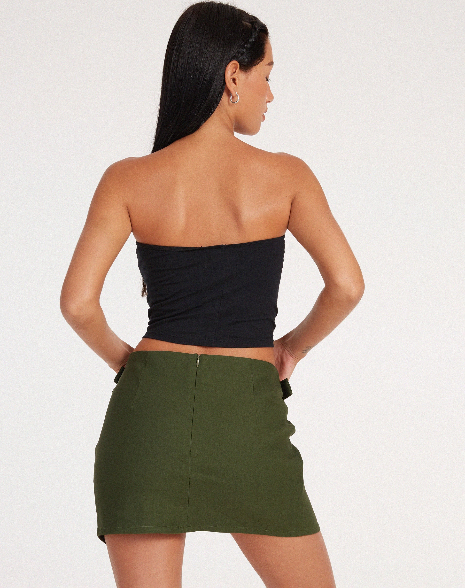 Image de la mini-jupe Salma en olive