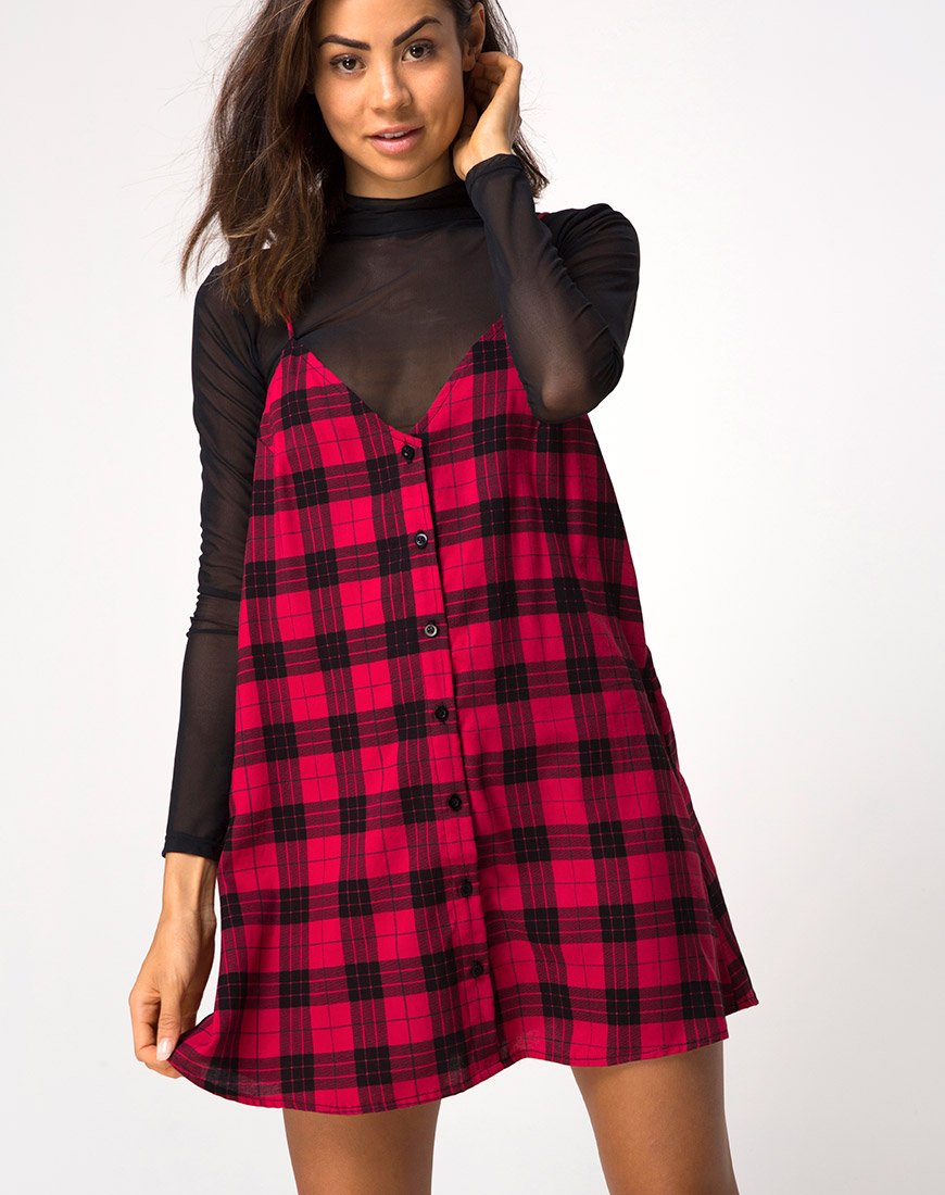 Sanna Dress in Winter Plaid Red and Black (robe d'hiver à carreaux rouges et noirs)