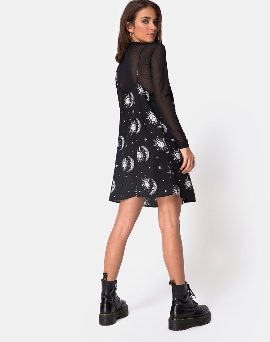 Image de Sanna Slip Dress in Sun Moon Stars BW