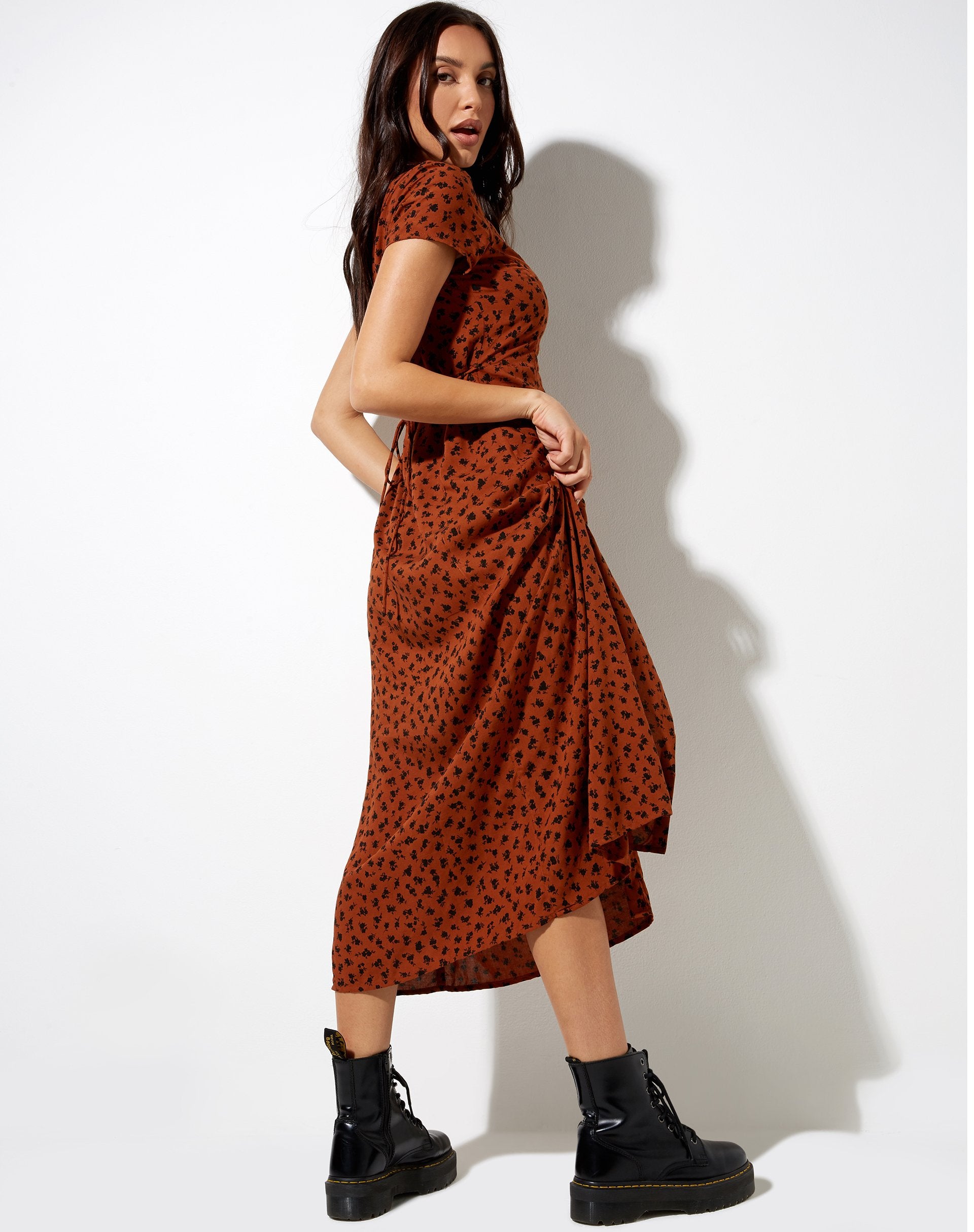 Image de Sanrin Midi Dress in Dainty Daisy Bombay Brown