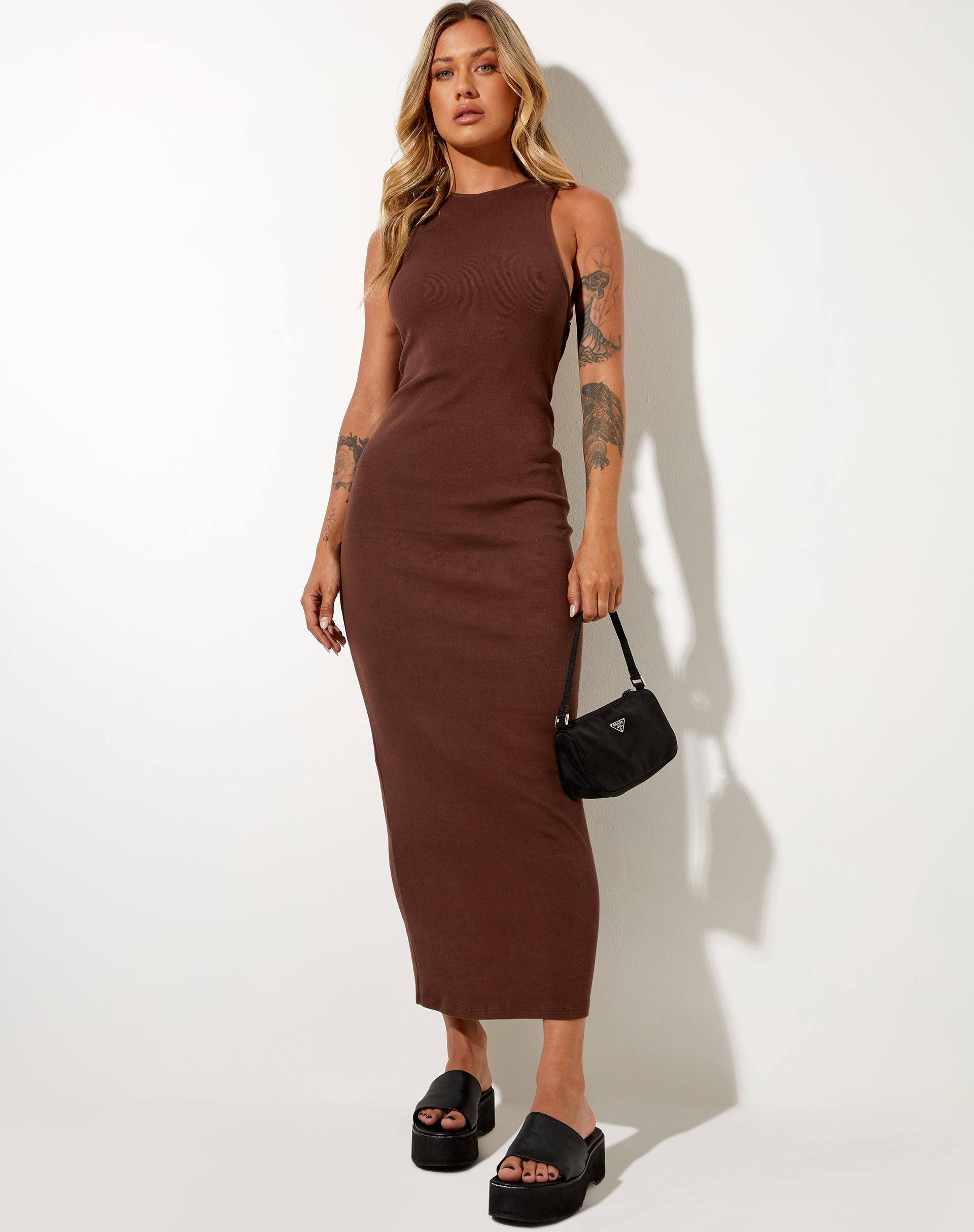 Image de Sarves Maxi Dress in Rib Deep Mahogany