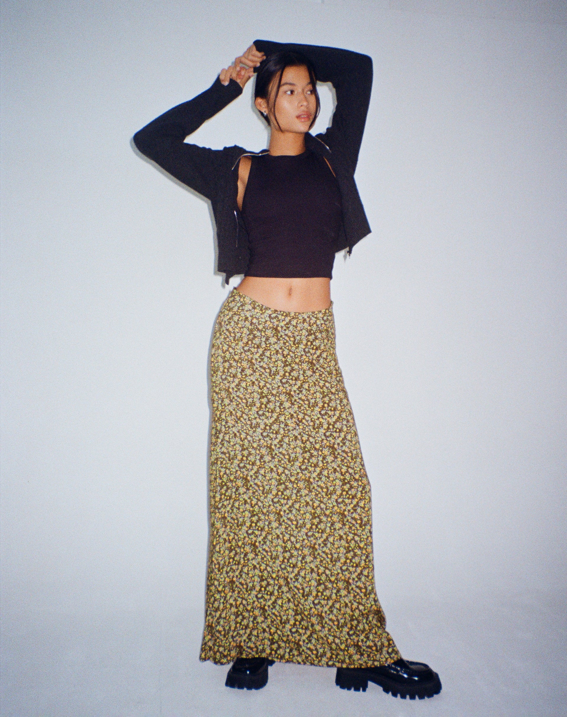 image de Sayan Maxi Skirt in Grungey Floral Khaki