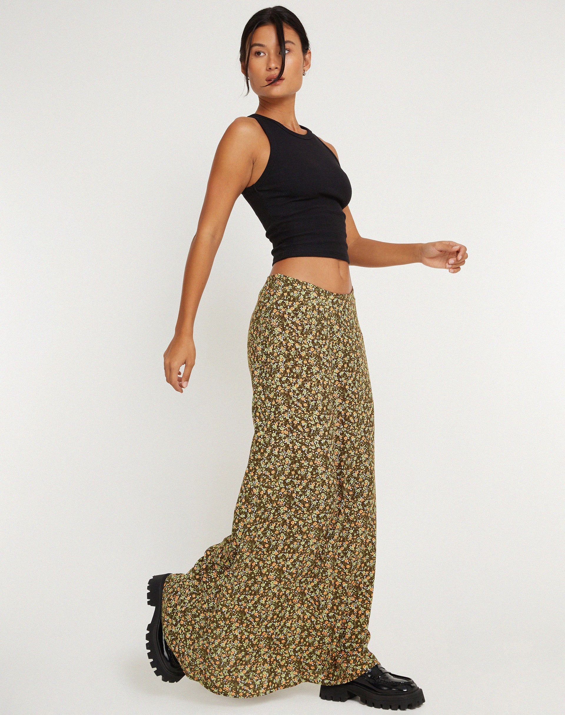 image de Sayan Maxi Skirt in Grungey Floral Khaki