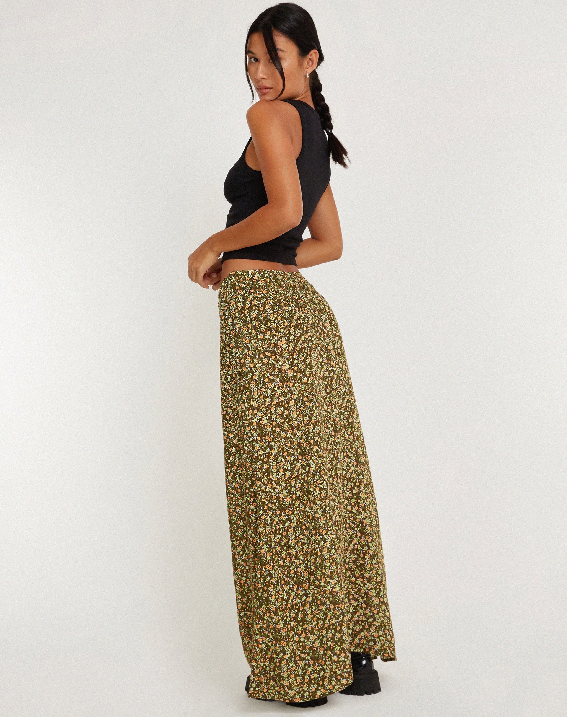 image de Sayan Maxi Skirt in Grungey Floral Khaki