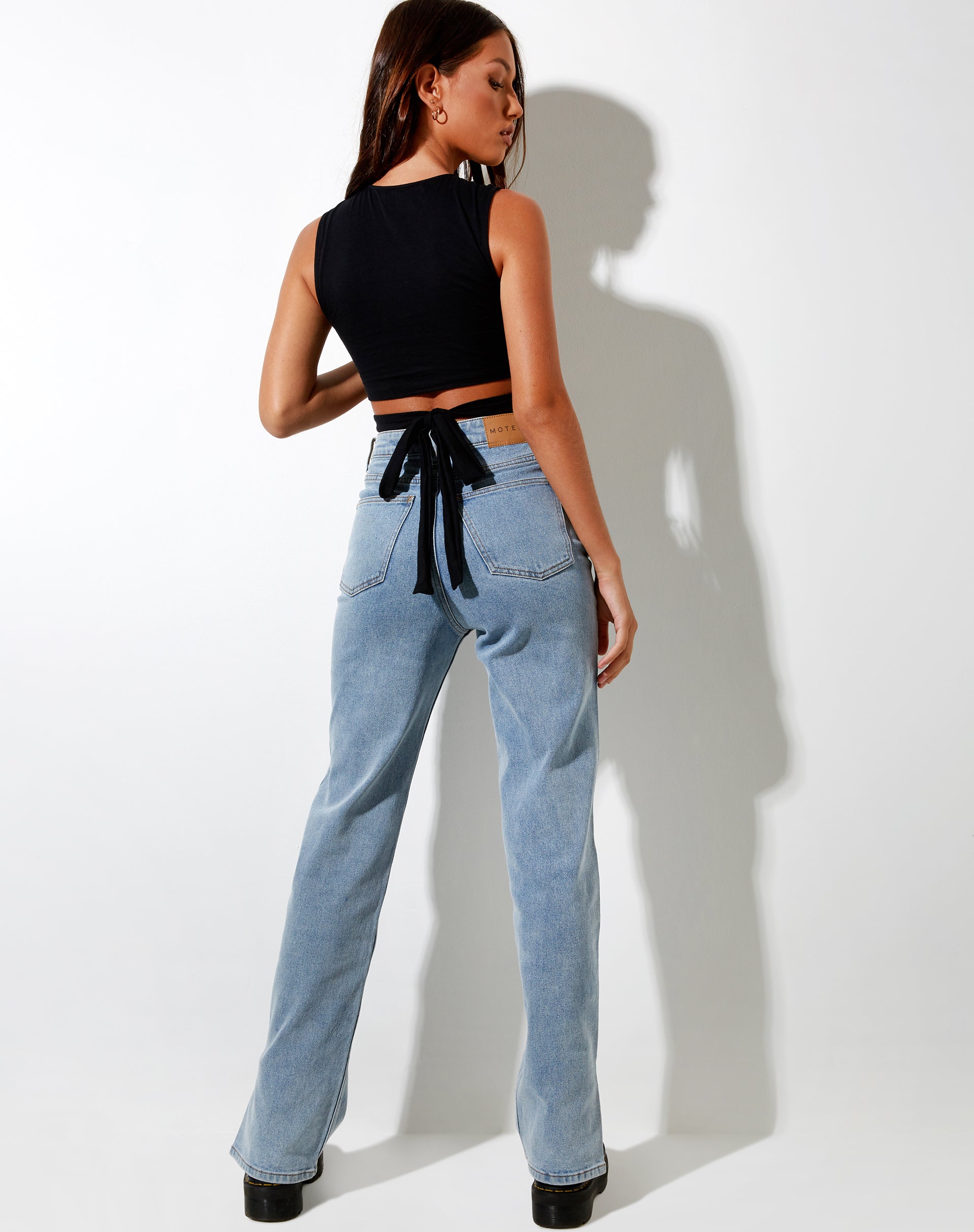 Image de Seowon Crop Top in Black