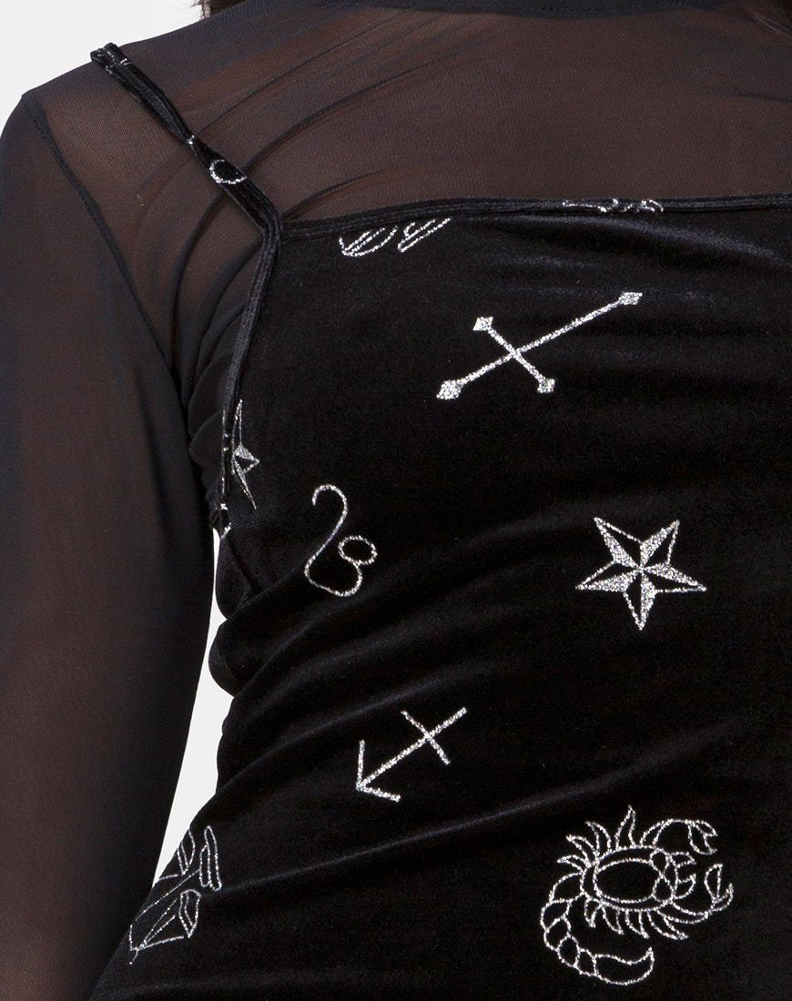 Image de la robe Selah en velours noir à paillettes astro moyennes