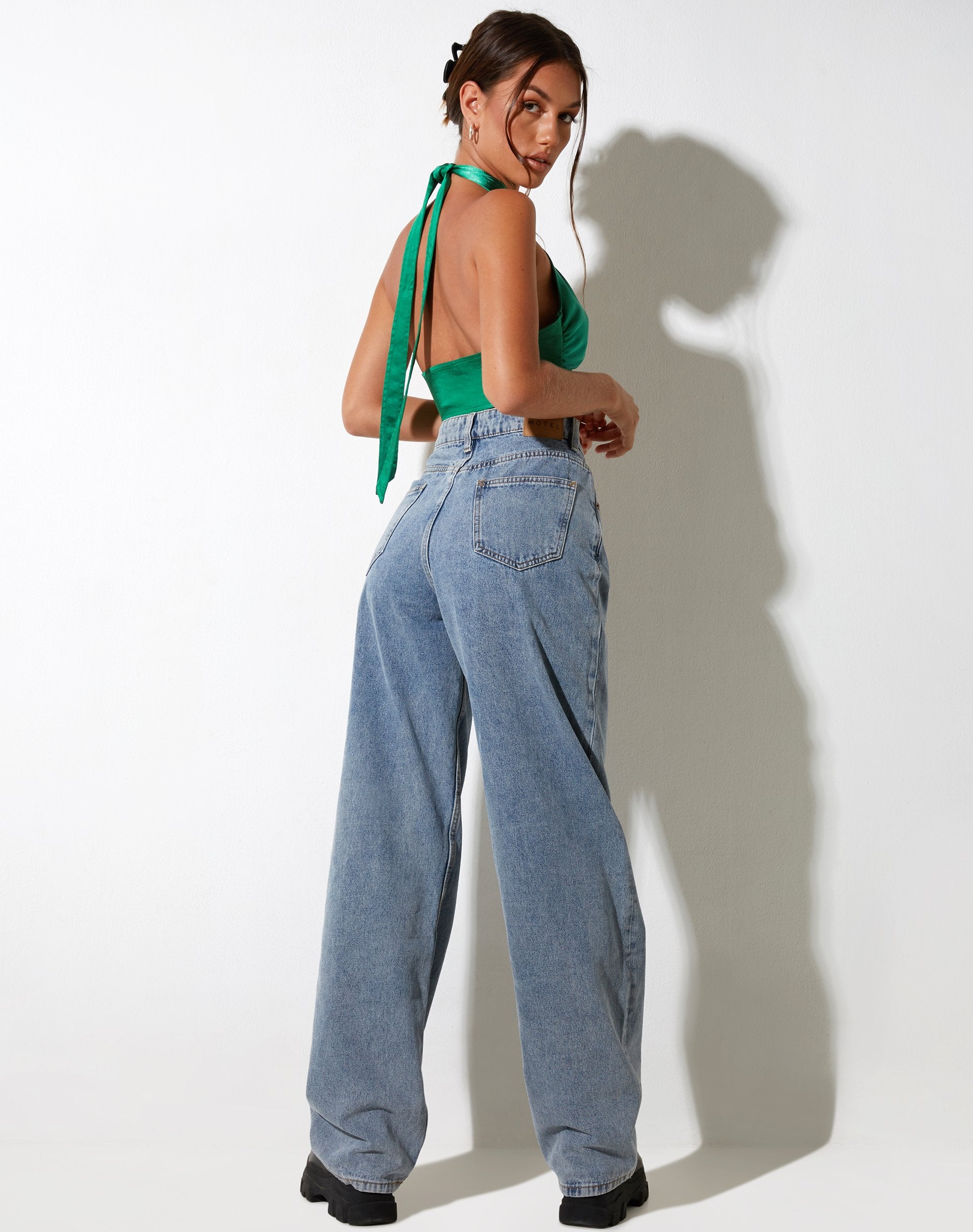 image de Selenda Crop Top in Satin Kelly Green