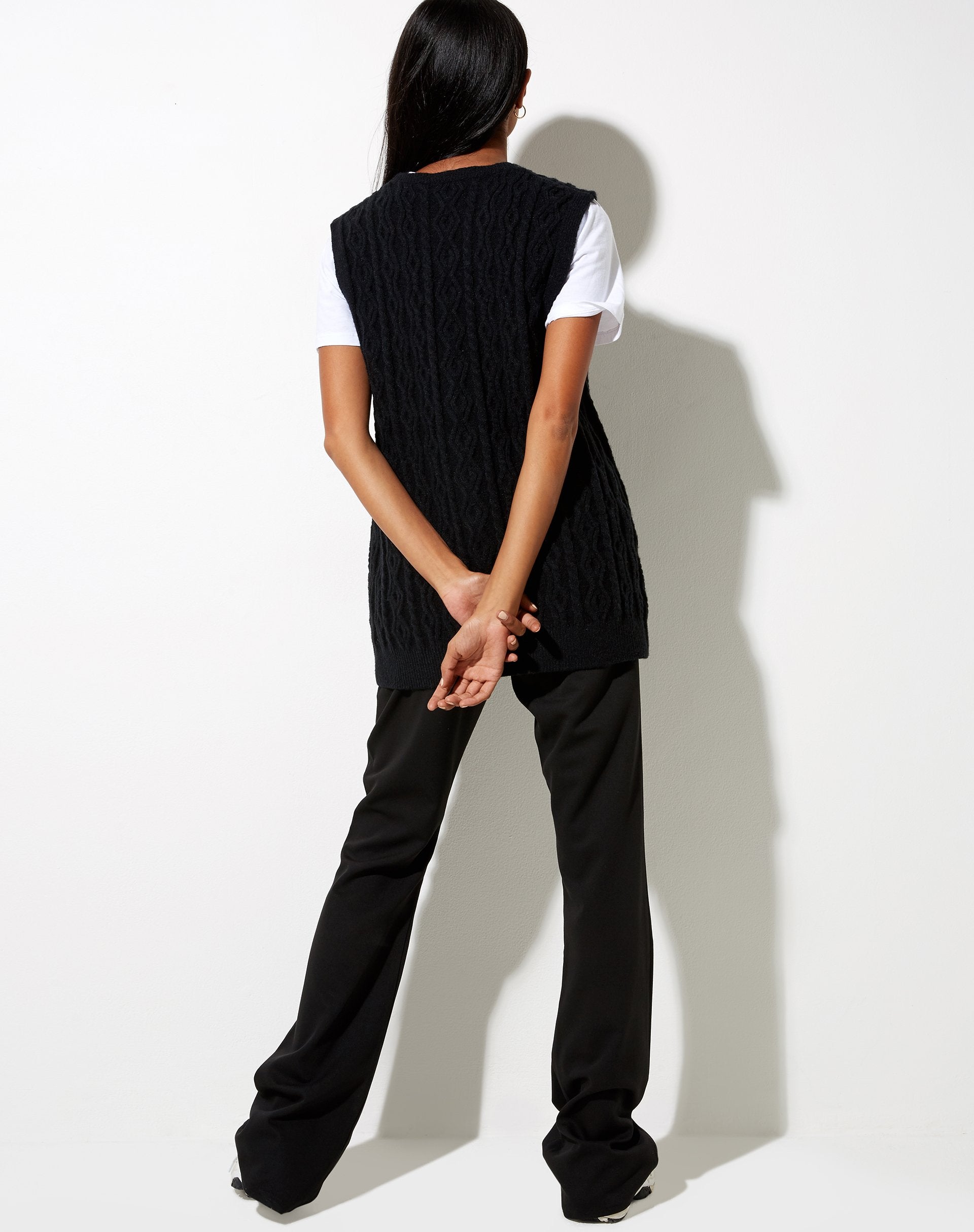 Image de Selvi Cardi en tricot noir