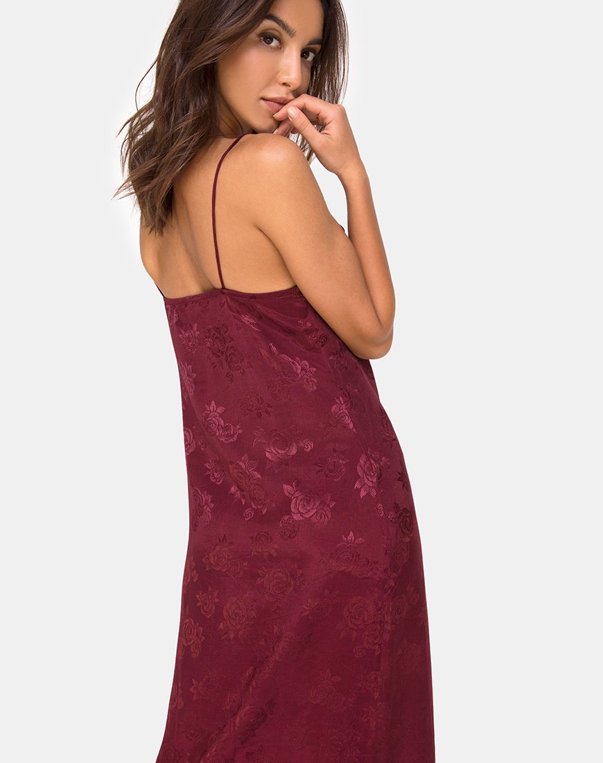 Image de la robe Senia en satin rose Bourgogne