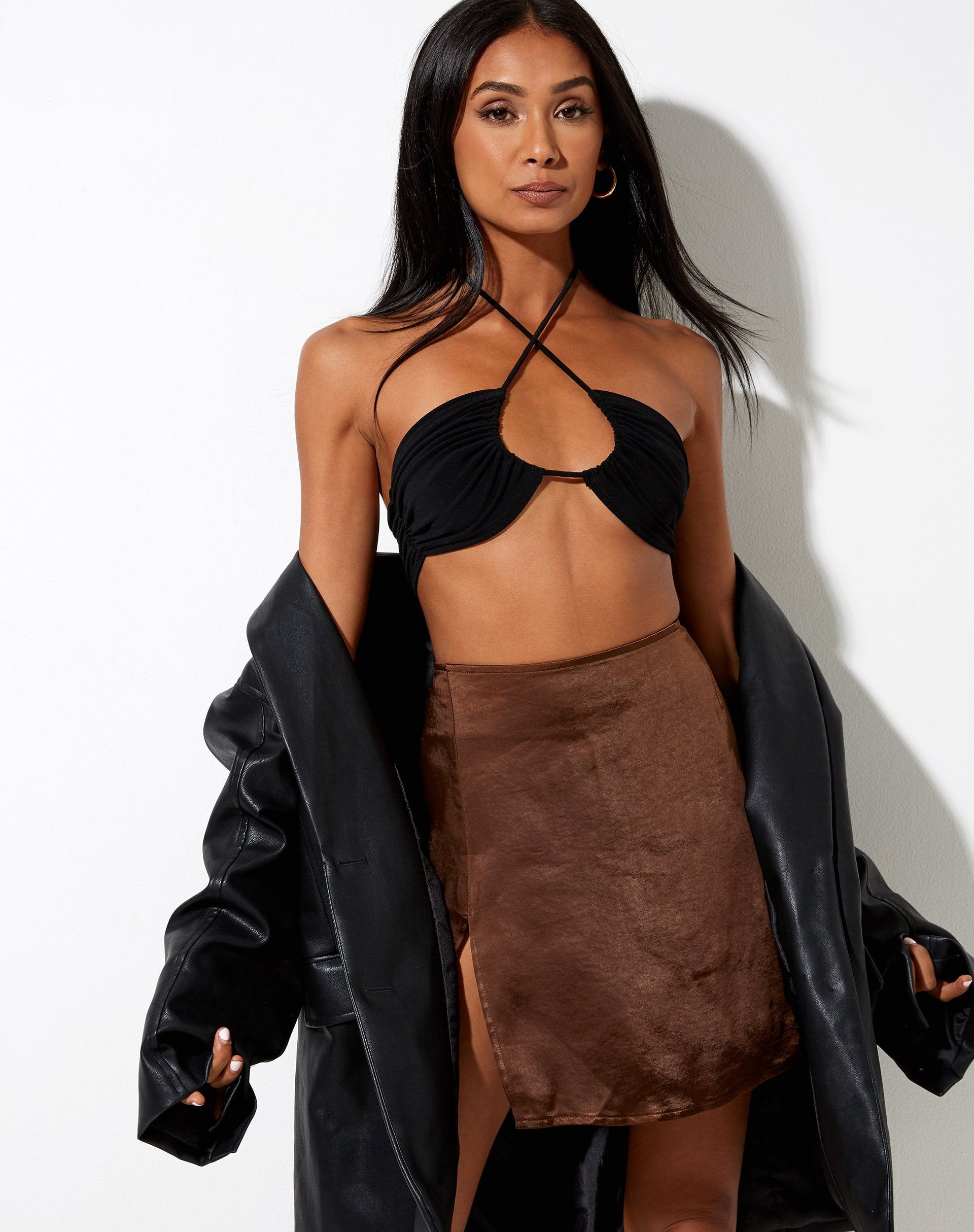 Image de la mini-jupe Shenka en satin Rich Brown