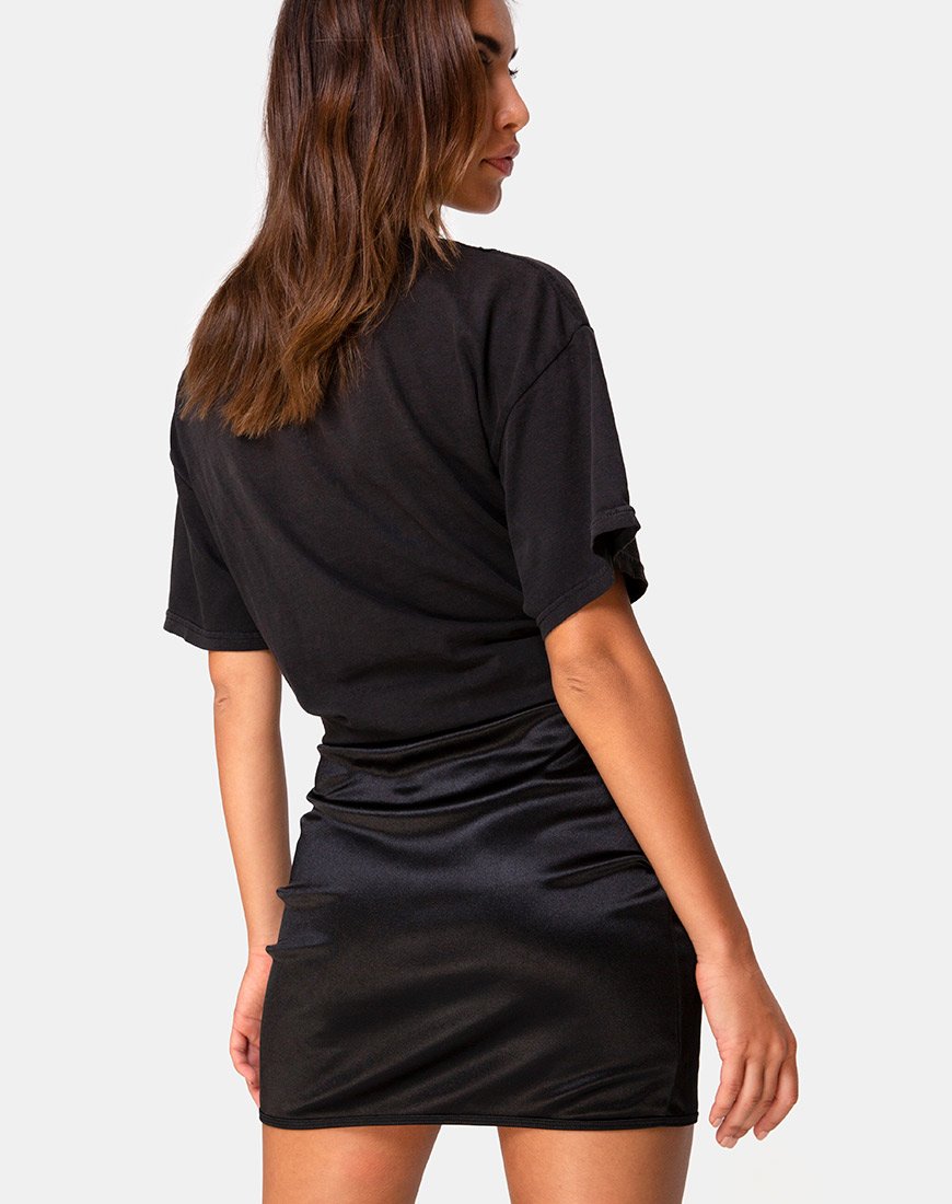 Image de la mini-jupe Shena en satin noir