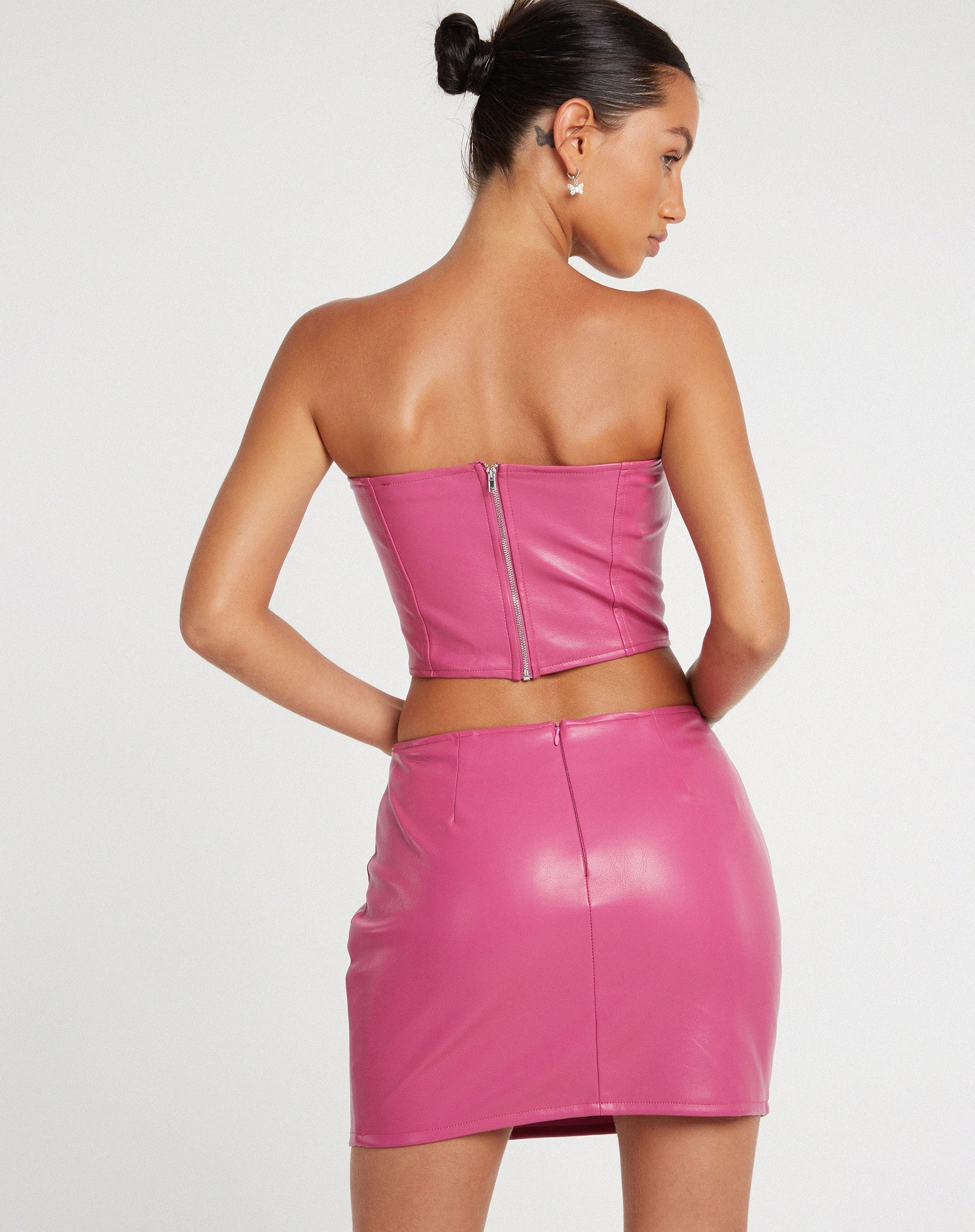 Image de la mini-jupe Ima en PU rose vif